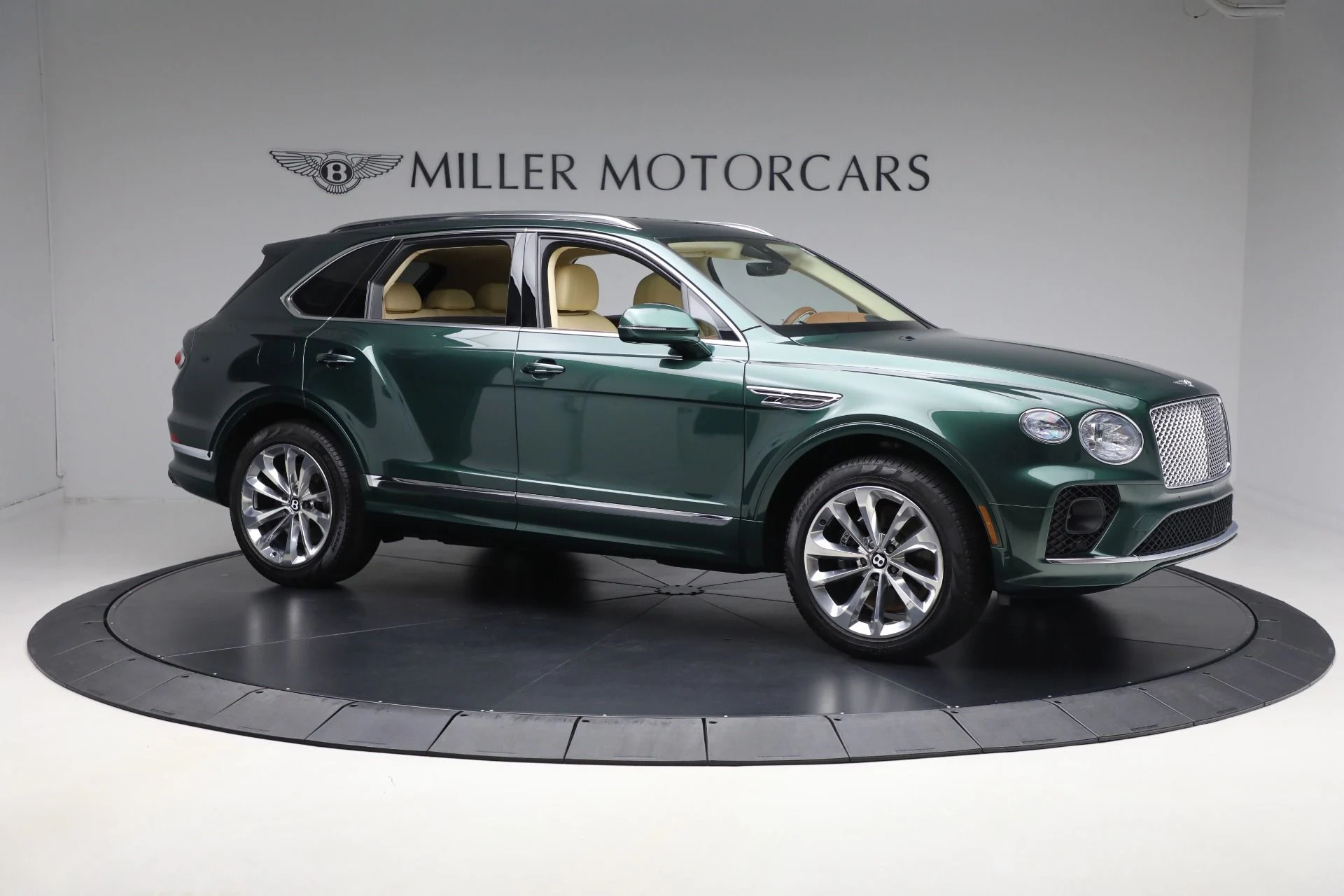 mph009_1952184436_Used_2023_Bentley_Bentayga_V8_e034aab86f