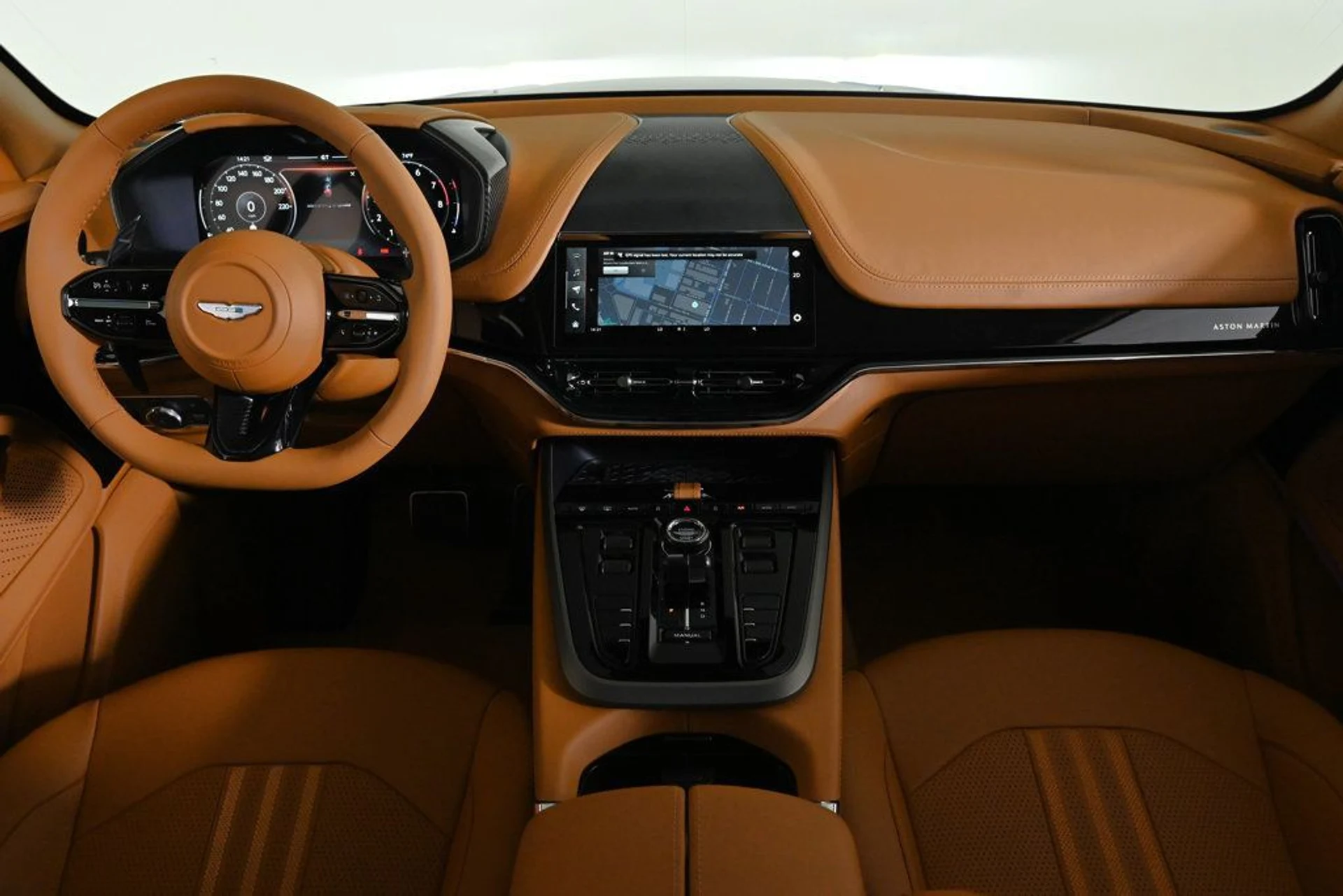 mph009_1960231570_new_2026_aston_martin_dbx_707awd_11350_22969430_9_1024_ab55a28458