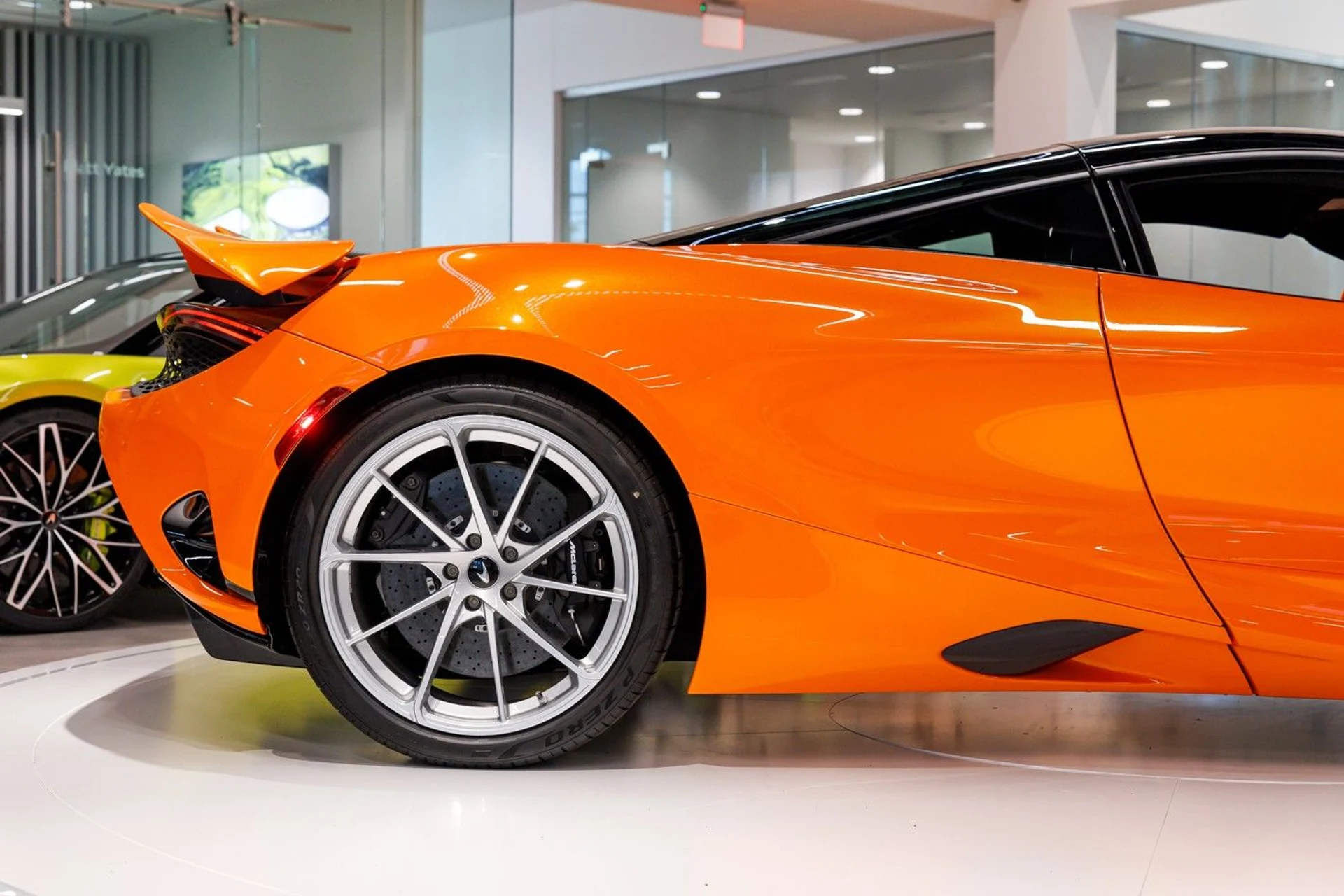 mph009_1984838965_612_p10_l_b492c67cb2