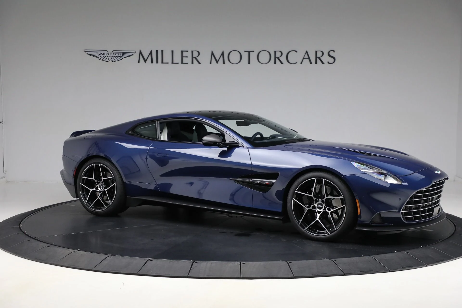 mph009_1990505648_New_2025_Aston_Martin_Vanquish_1735676879_cd516143f2