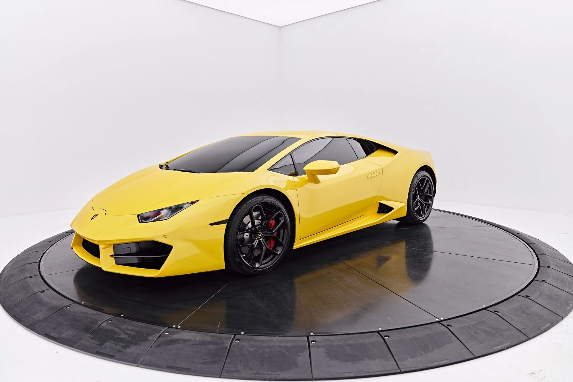 mph009_2003802826_Used_2017_Lamborghini_Huracan_1786046228_7bfb7f6d7f