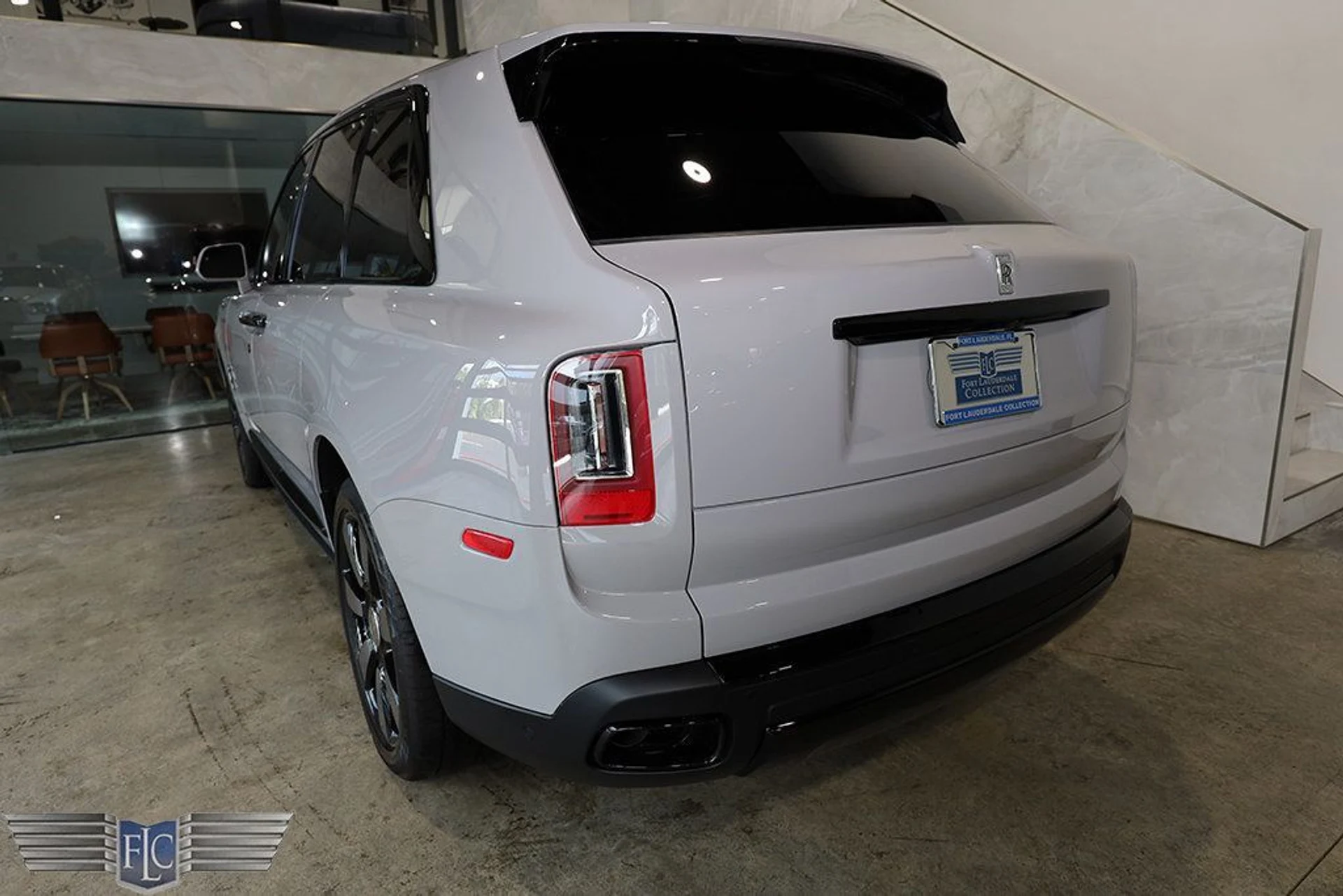 mph009_2008461550_used_2024_rolls_royce_cullinan_blackbadgesportutility_9689_22957854_10_1024_df157f8ce9