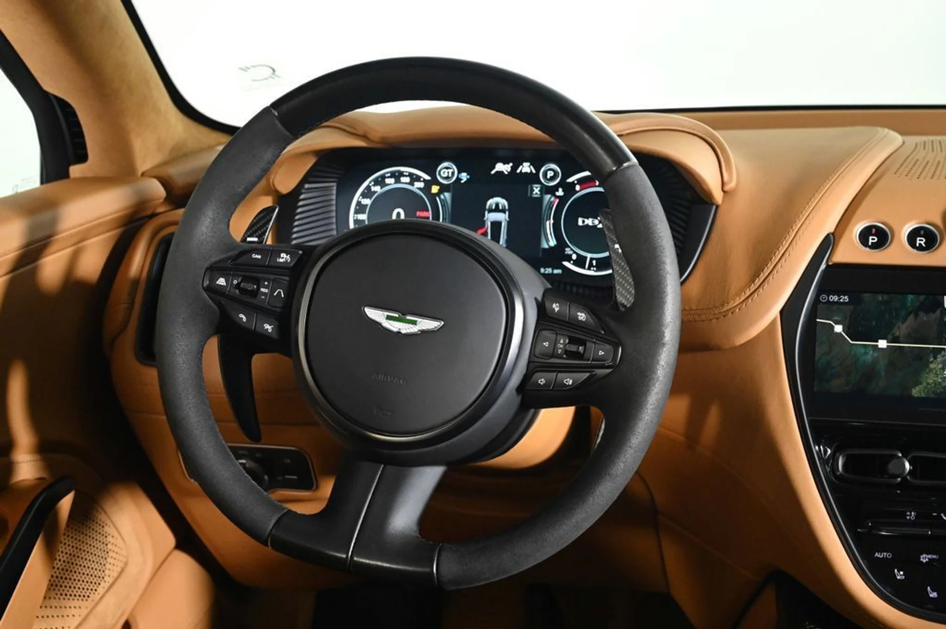 mph009_2009781148_used_2023_aston_martin_dbx_707_11350_23035484_10_1024_ae41fc1912