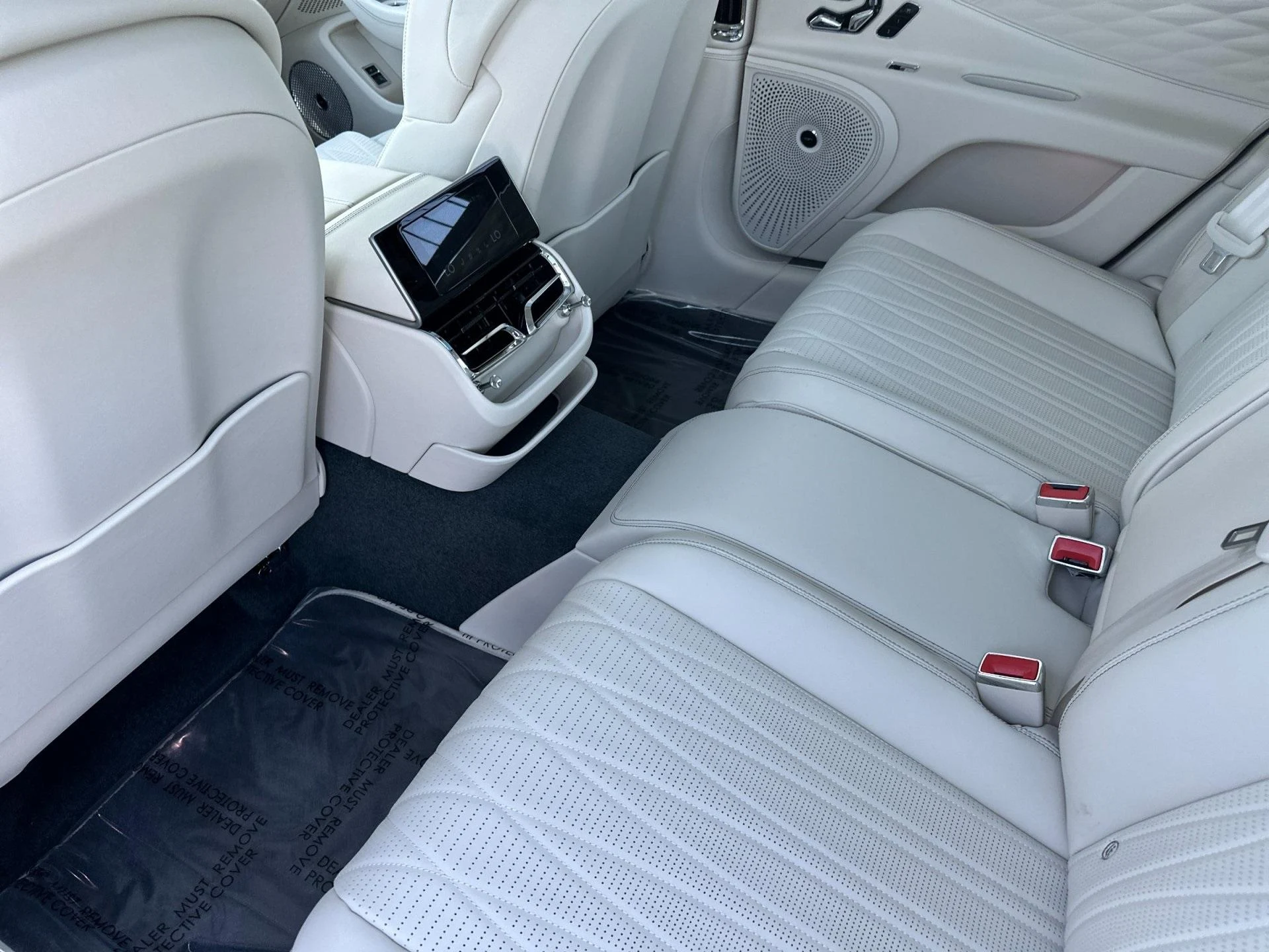 mph009_2024252386_Used_2024_Bentley_Flying_Spur_1760603843_89ada1a1c5