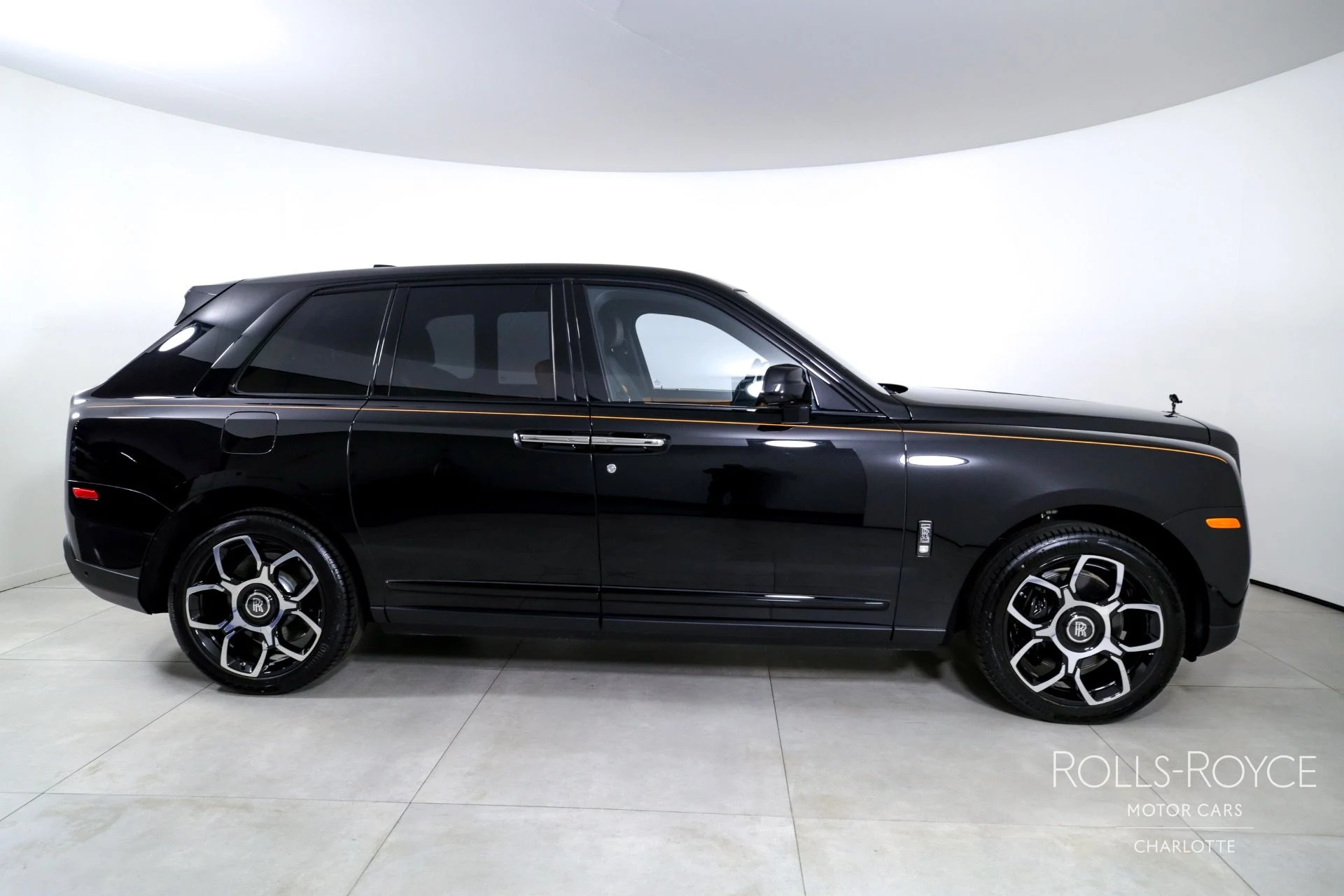 mph009_2027946354_Used_2024_Rolls_Royce_Black_Badge_Cullinan_1746460857_7f2d18d490