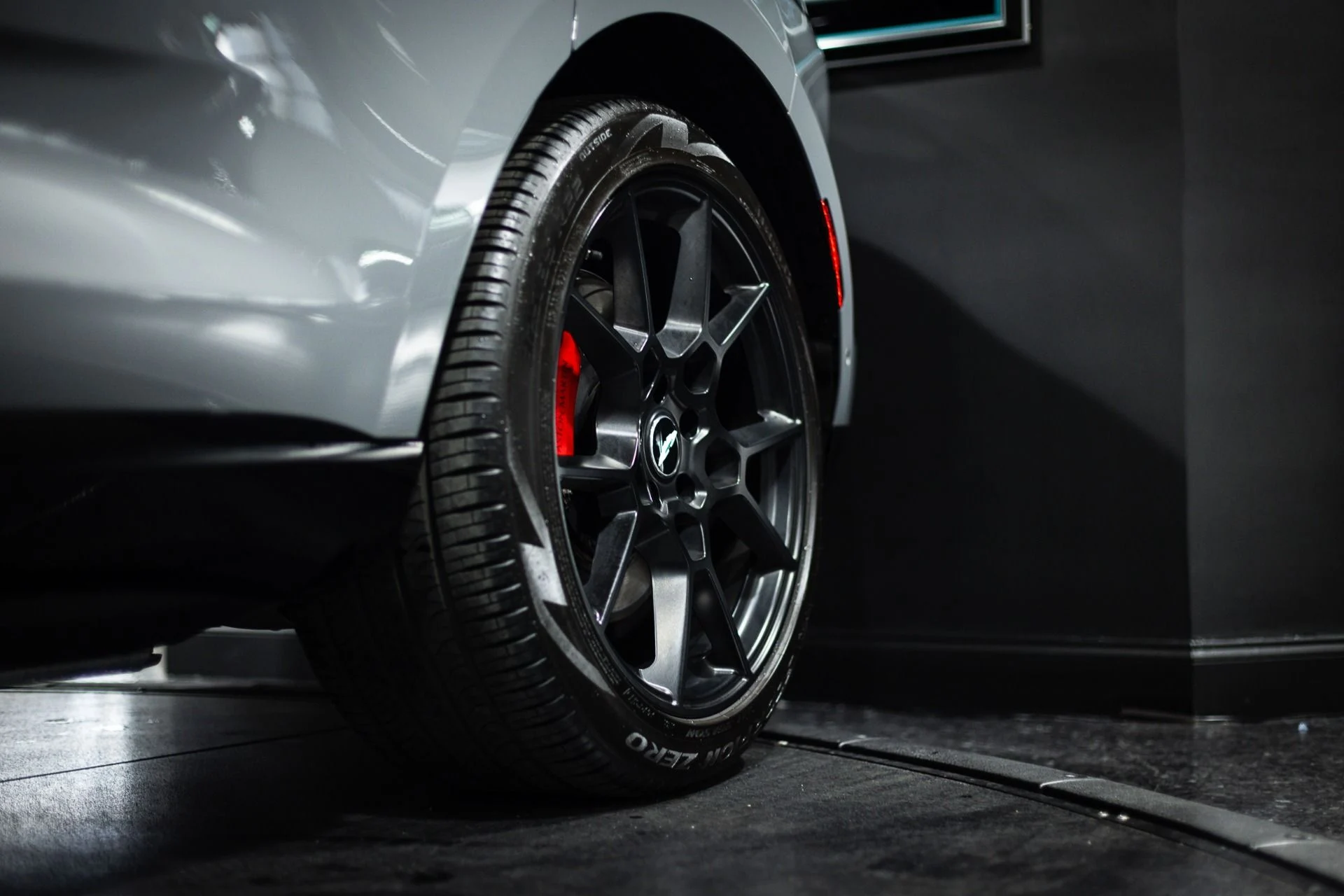 mph009_2029455574_Used_2021_Aston_Martin_DBX_China_Grey_1772224154_658b64287f