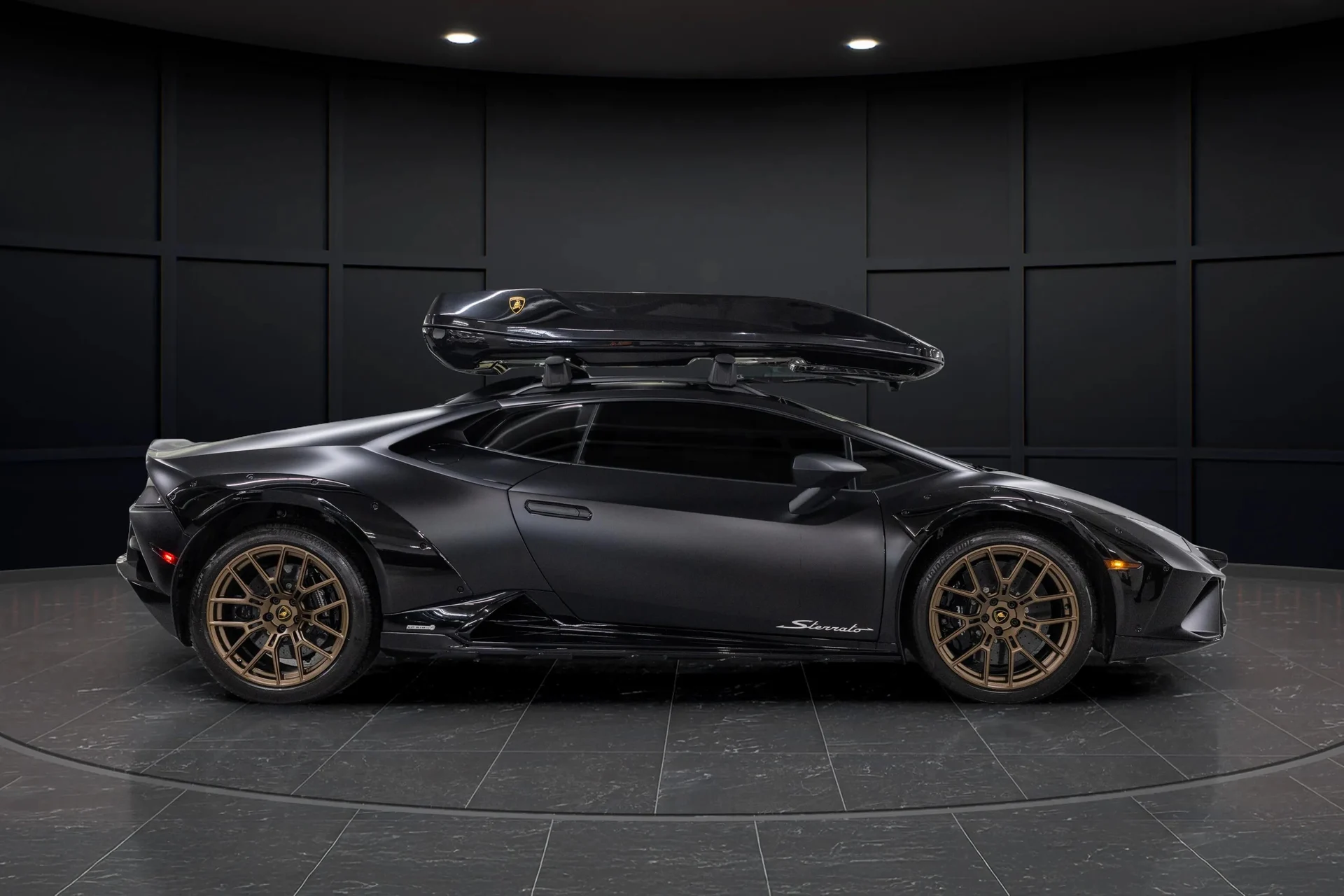 mph009_2030229980_45febffa_91c0_4d07_8d44_4273adf520a3_202420_Lamborghini20_Huracan20_Sterato2028_ZHWCG_7_ZF_3_RLA_2945729_10_bfadbf98e5