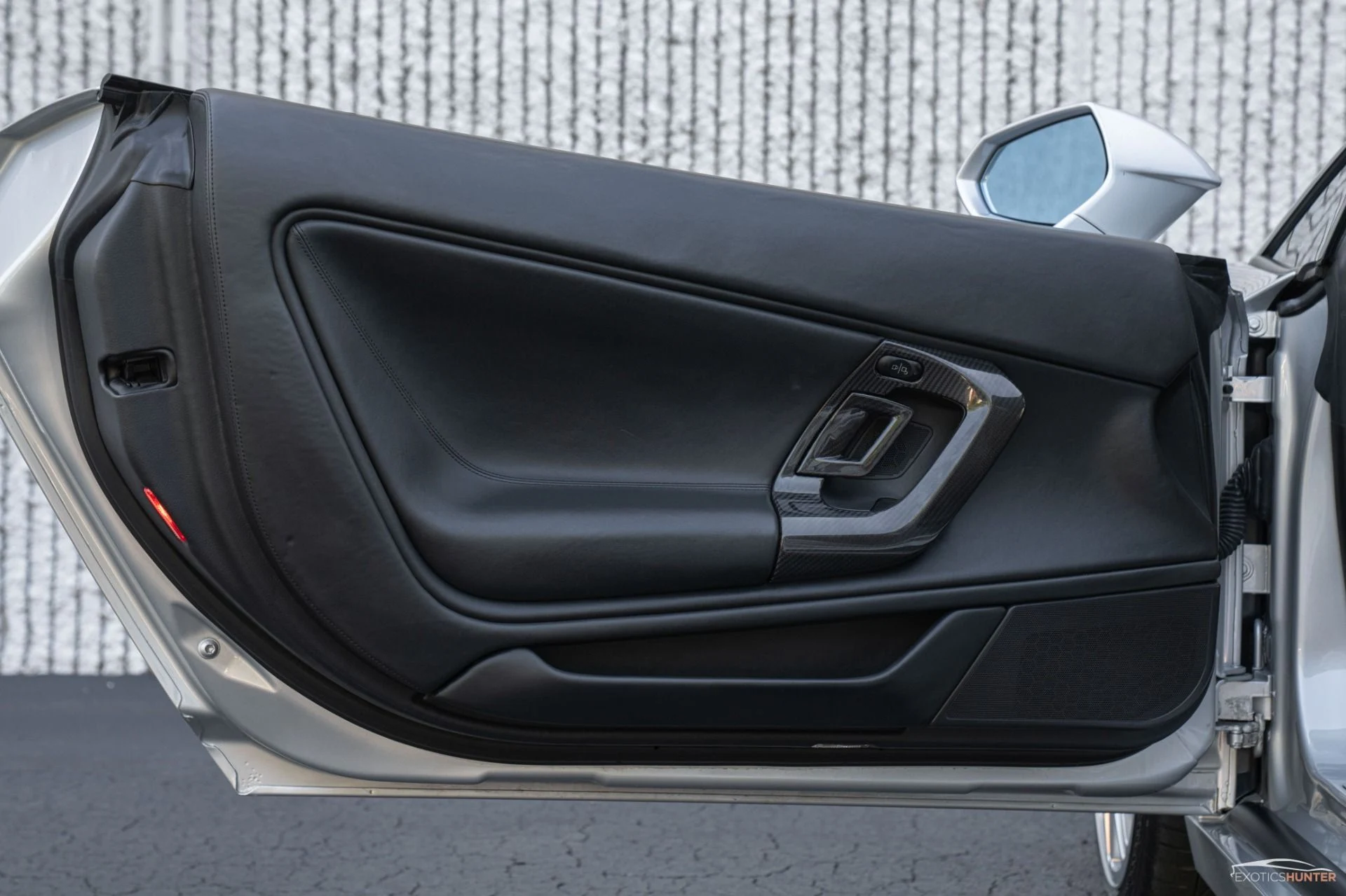 mph009_2038817979_Used_2010_Lamborghini_Gallardo_LP_560_4_in_Grigio_Telasso_w_Carbon_Ceramic_Brakes_1762876983_3fdbbd97e9