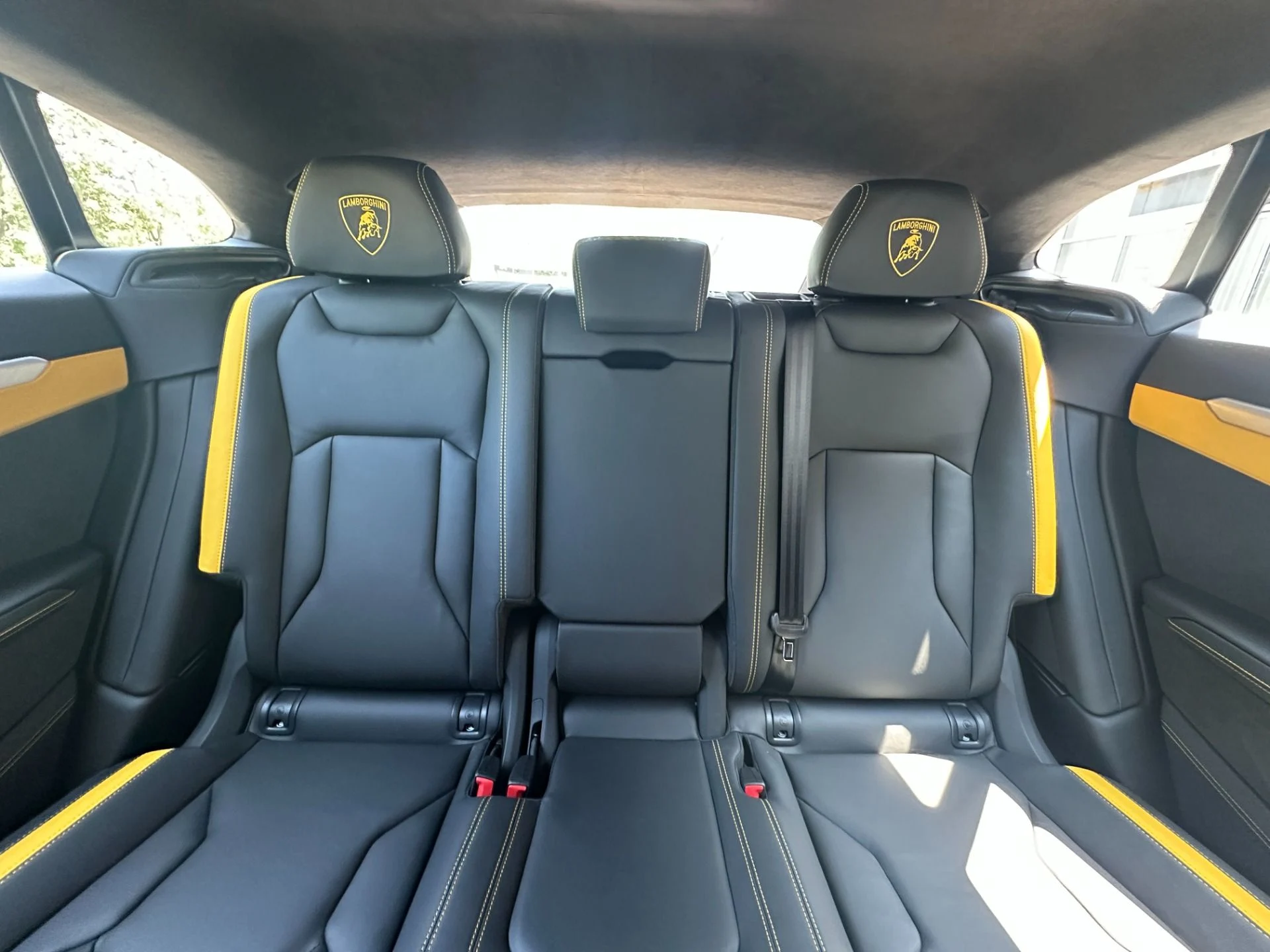 mph009_2045915353_Used_2026_Lamborghini_Urus_SE_1783720156_b4d2a0d9e5