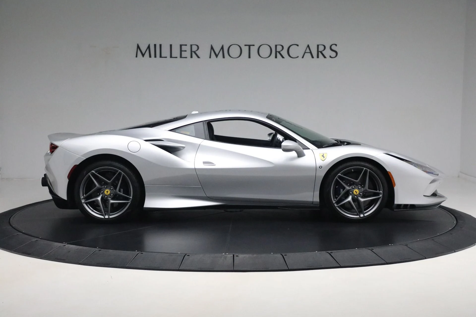 mph009_2051313902_Used_2022_Ferrari_F8_Tributo_63b480684e