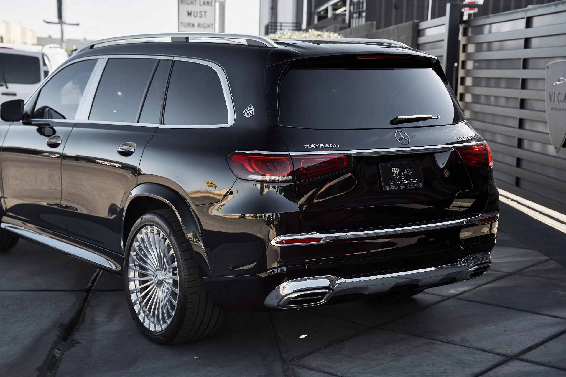 mph009_2052466722_Used_2021_Mercedes_Benz_GLS_Maybach_GLS_600_1761357270_de74a58725