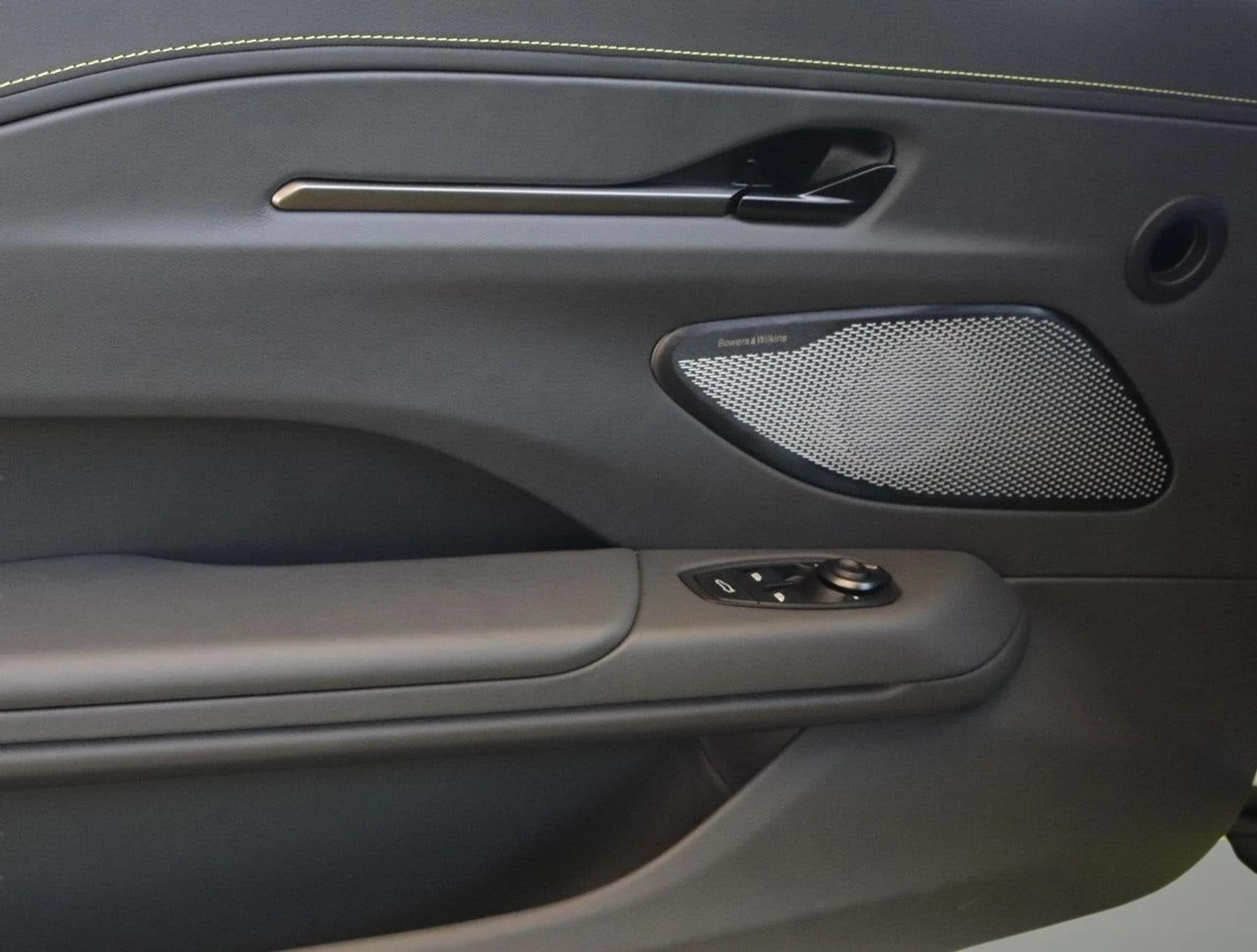 mph009_2059384552_10_64a9321202