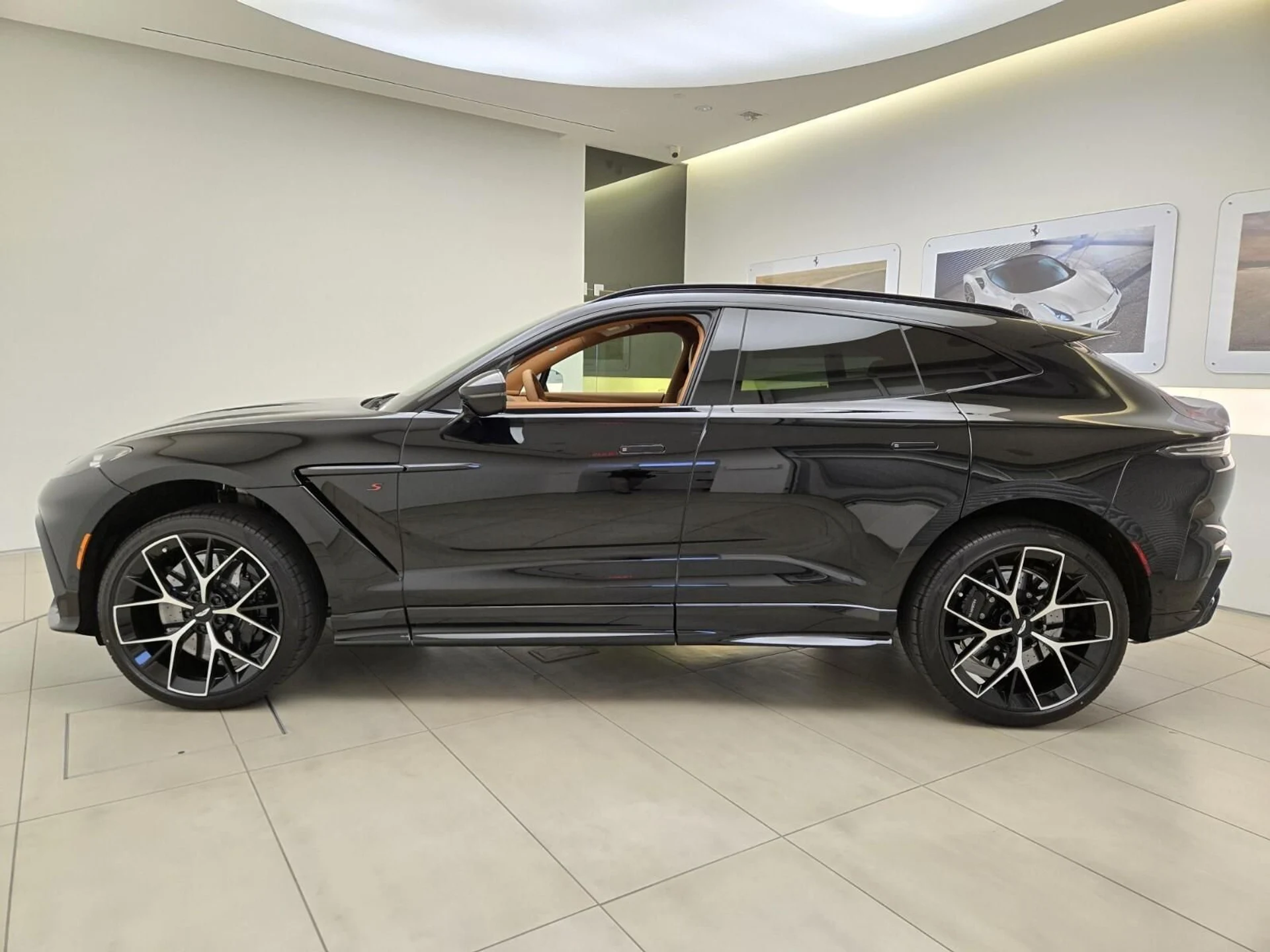 mph009_2070774980_New_2026_Aston_Martin_DBX_S_1776489470_cd73f9a631