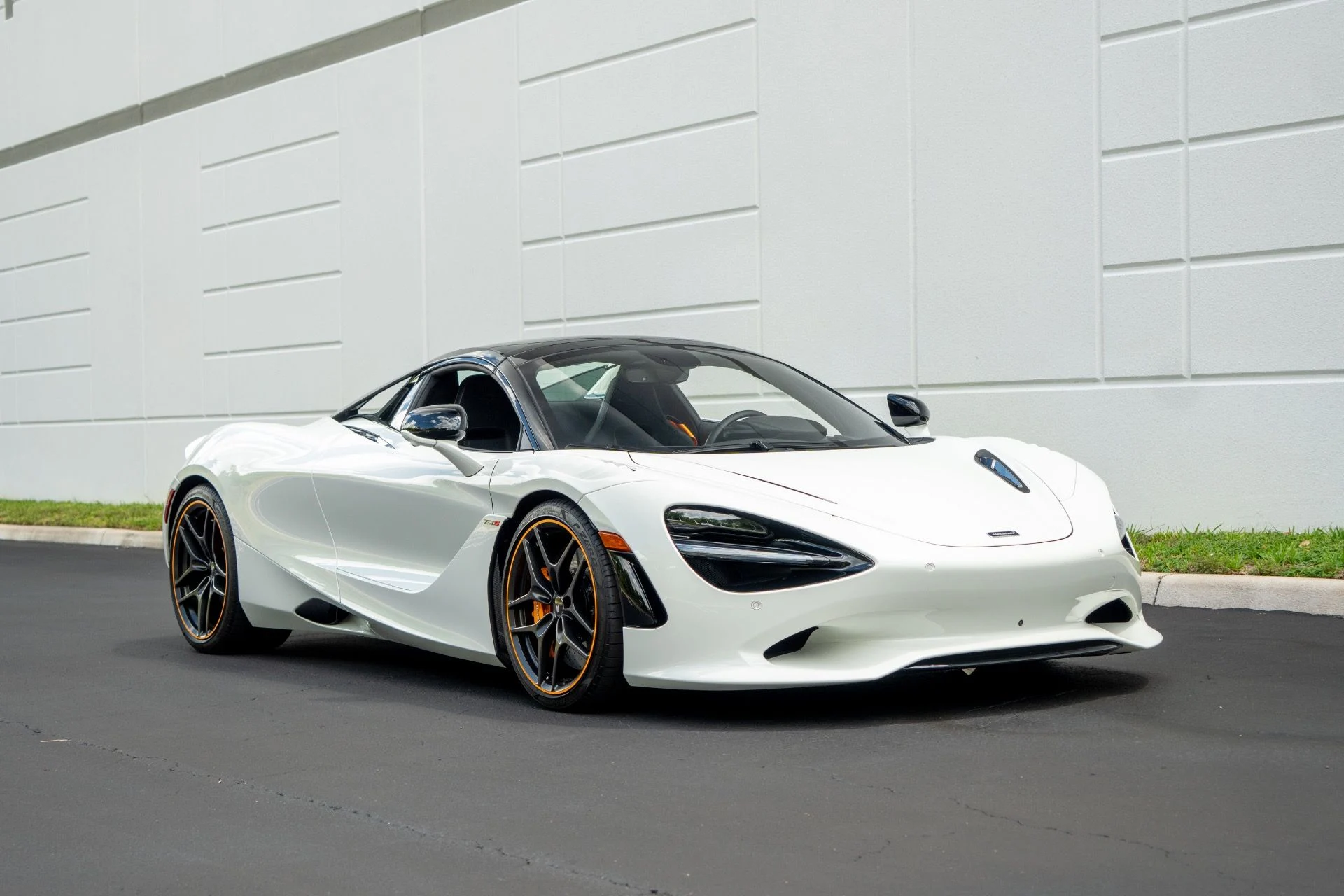 mph009_2070861205_Used_2024_Mc_Laren_750_S_Spider_1755900989_0de17154de