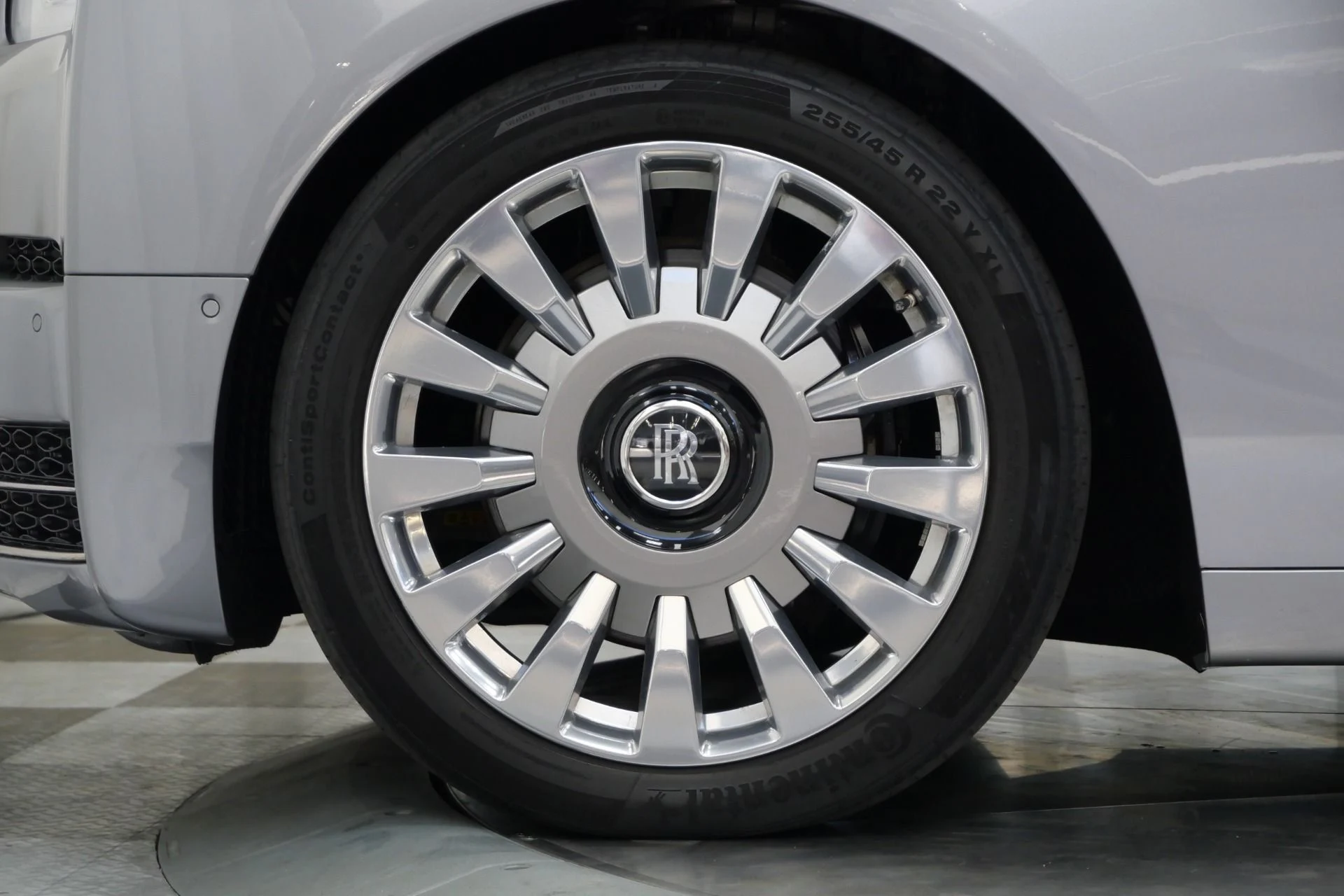 mph009_207380459_Used_2020_Rolls_Royce_Phantom_1760120905_422491f260