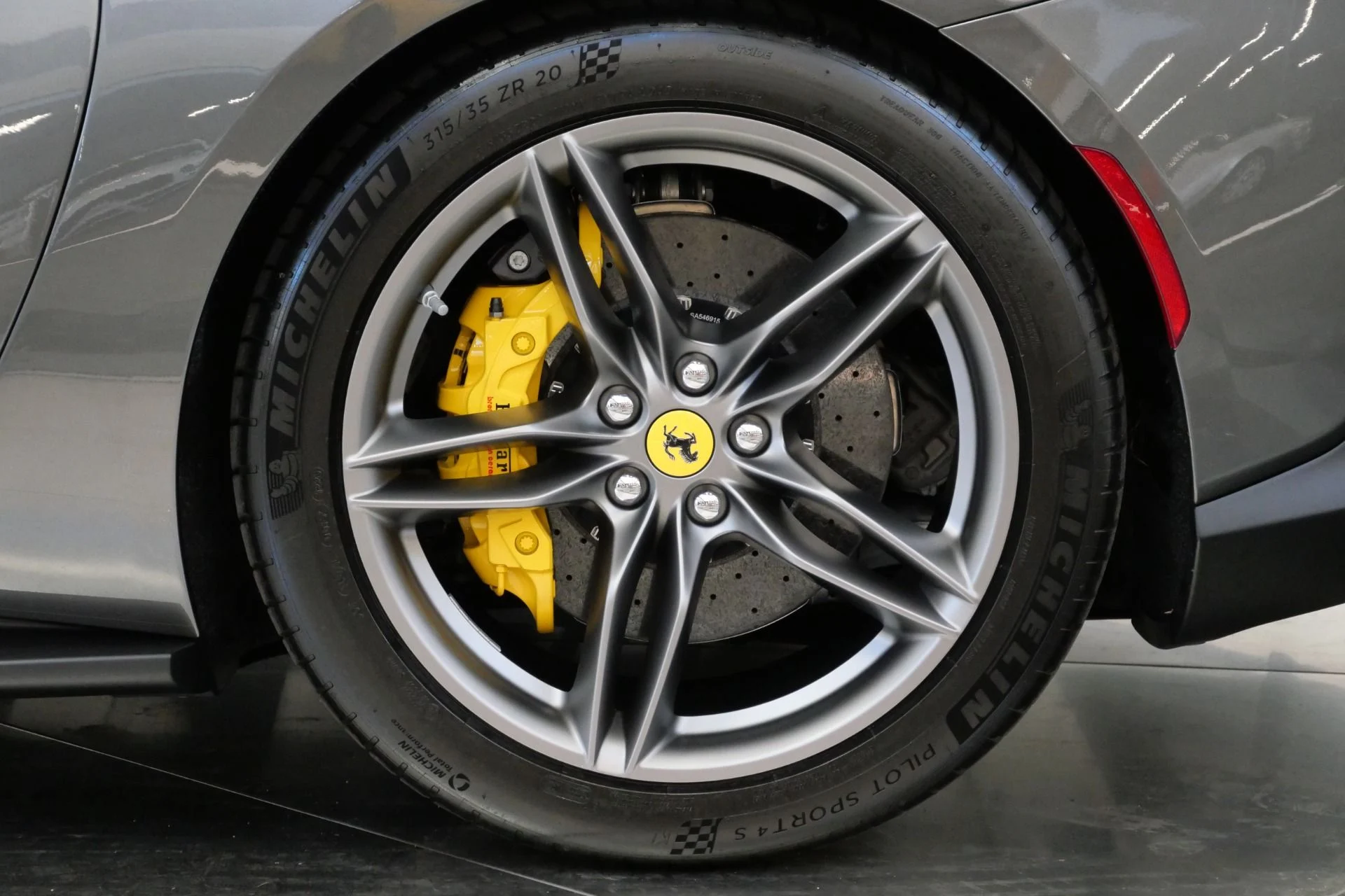 mph009_2074129799_Used_2021_Ferrari_812_GTS_Very_Low_Miles_Classic_Colors_Suspension_Lifter_1788450989_6748622f13