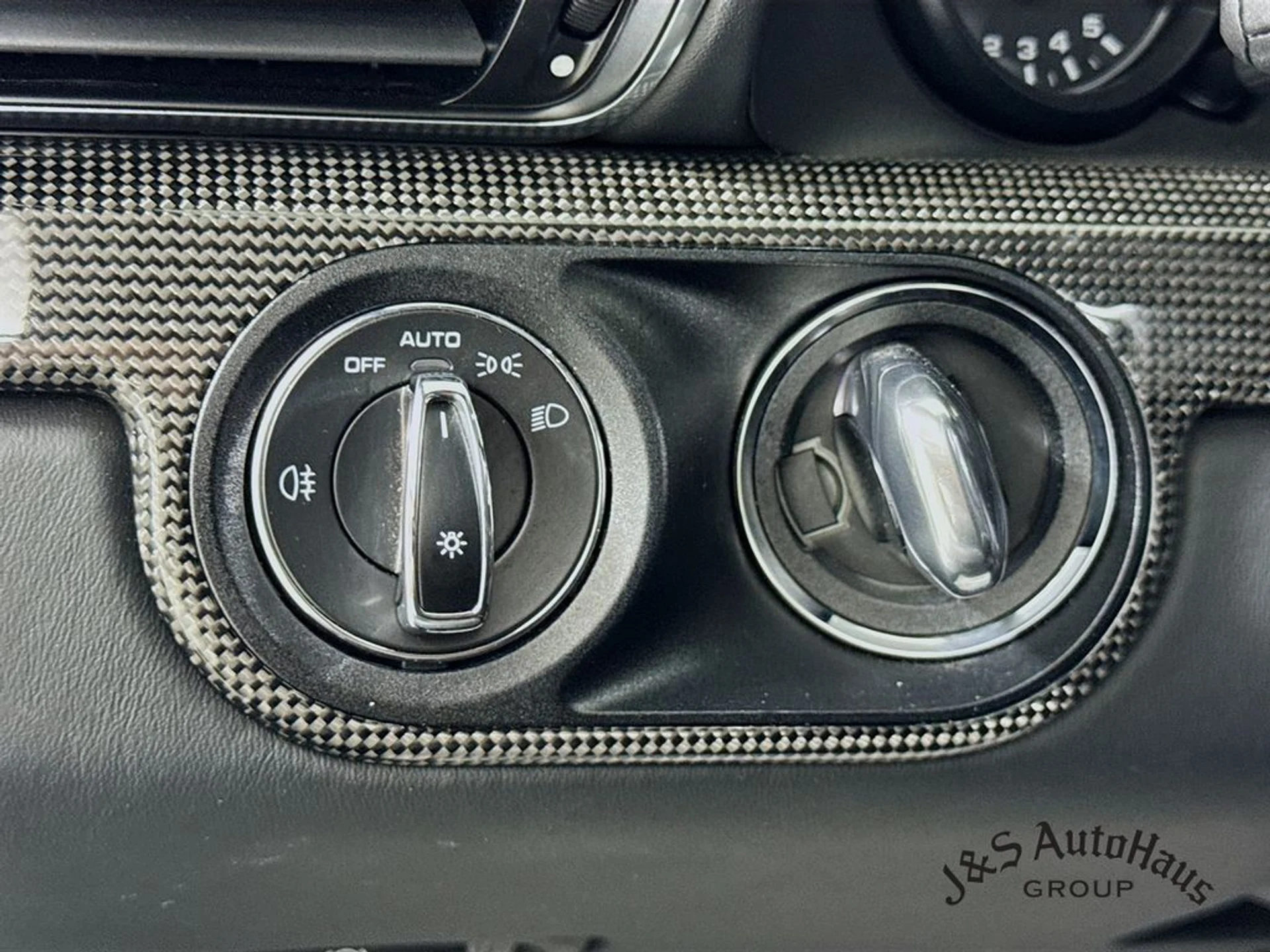 mph009_2076135355_ji595i104lib7wc8d2pmlukjmpvh_c92459b91b