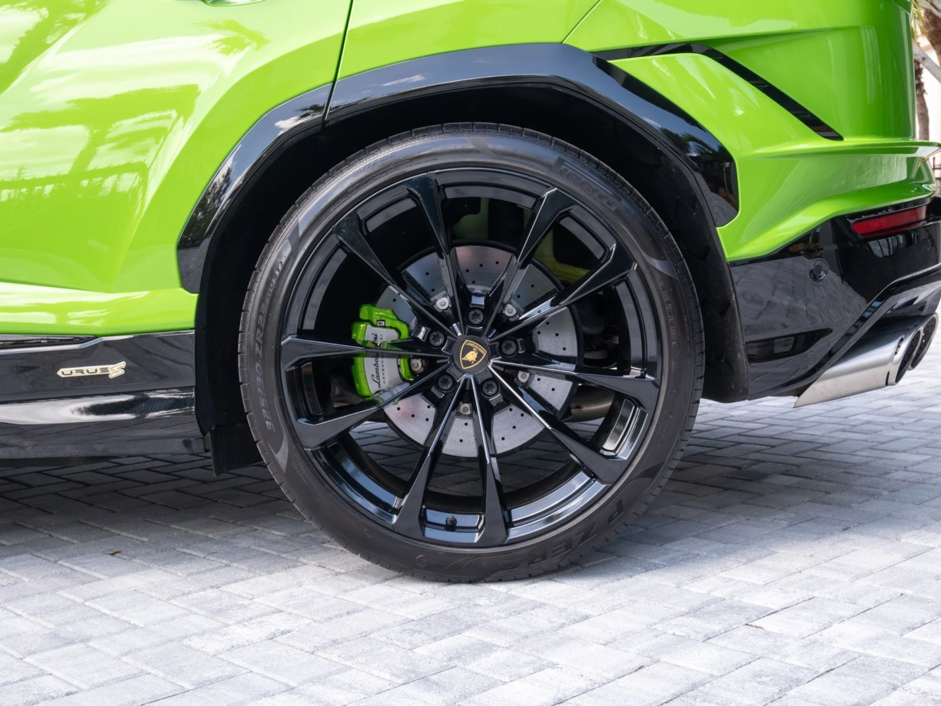 mph009_2077736430_Used_2024_Lamborghini_Urus_S_1775489518_225b9dc9a0