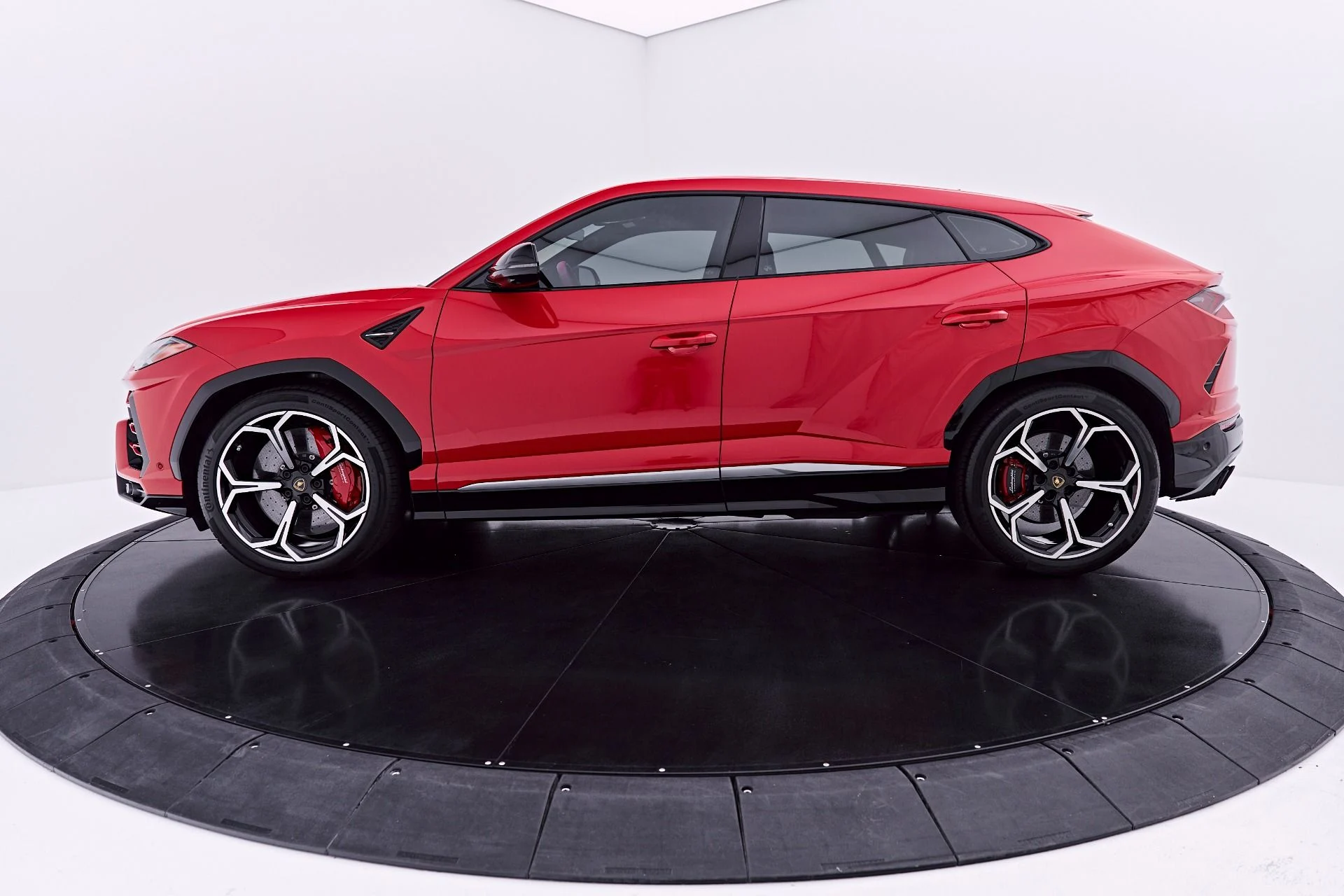 mph009_2078193149_Used_2019_Lamborghini_Urus_Base_1782947930_f3416e207d