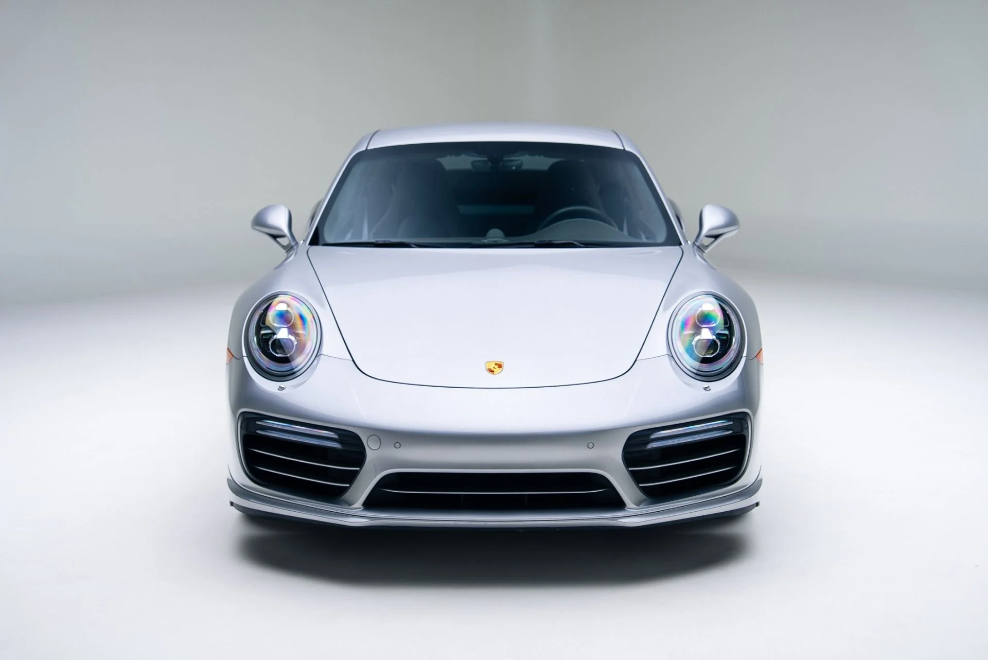 mph009_2080525586_Used_2018_Porsche_911_Turbo_1765307368_9c5b727ba0