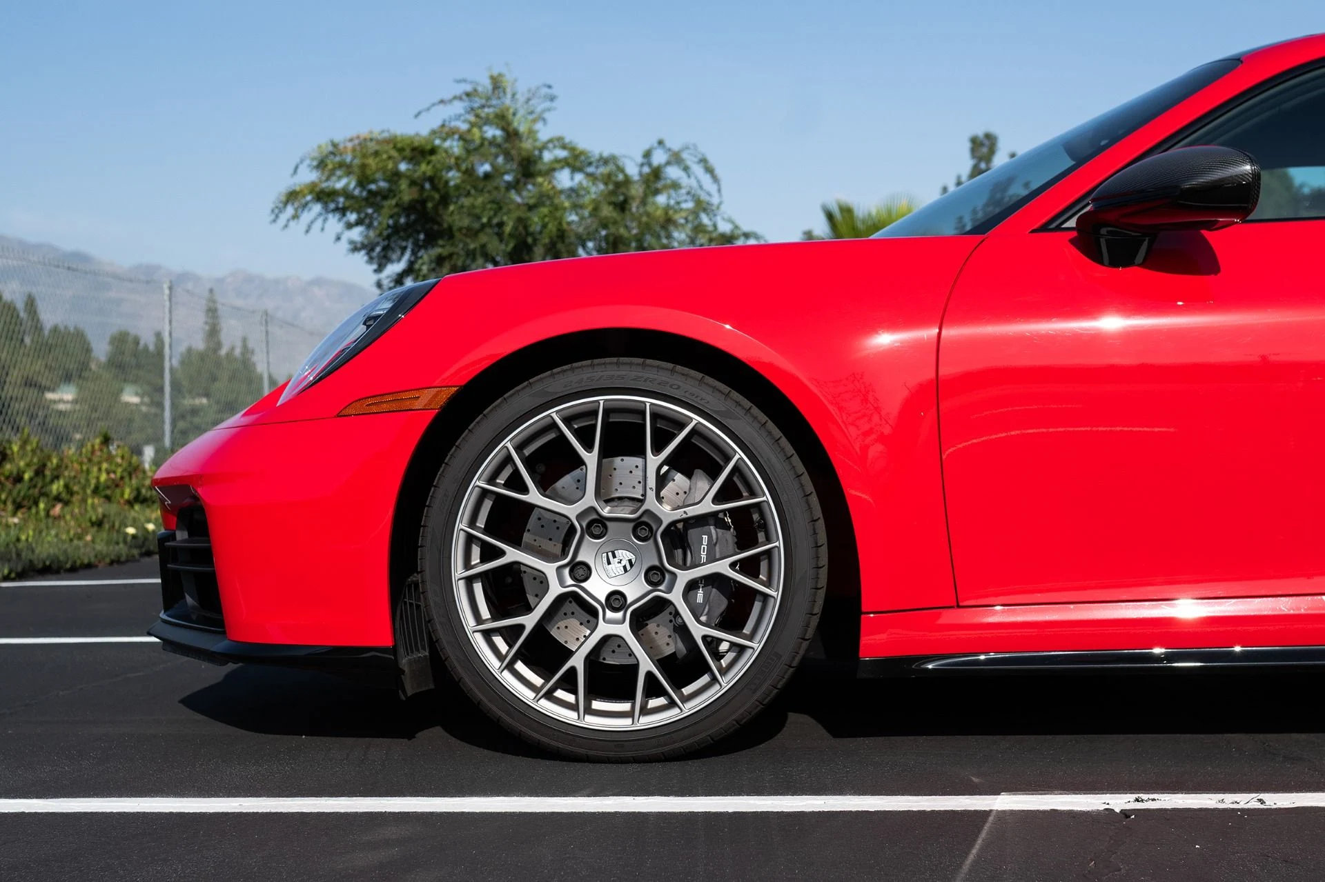 mph009_2080606716_Used_2025_Porsche_911_Carrera_1777913739_2b905b232f