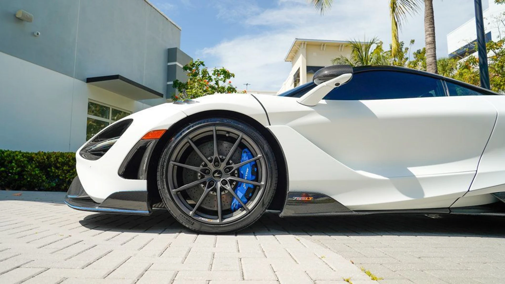 mph009_2081991473_used_2021_mclaren_765lt_coupe_14354_22828181_10_1024_e8c54dd4c7