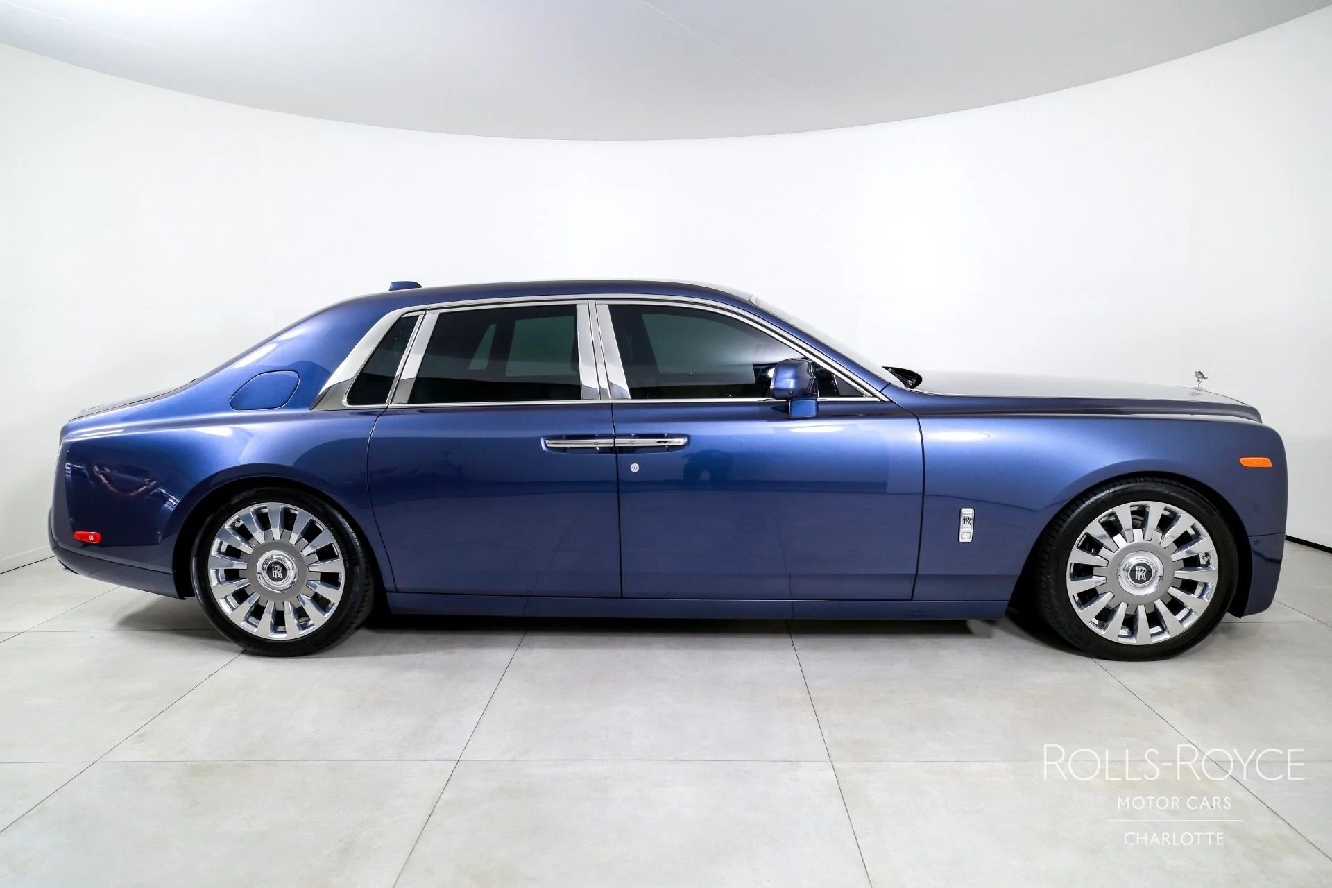 mph009_2085420426_Used_2019_Rolls_Royce_Phantom_1757714509_531780f0e4