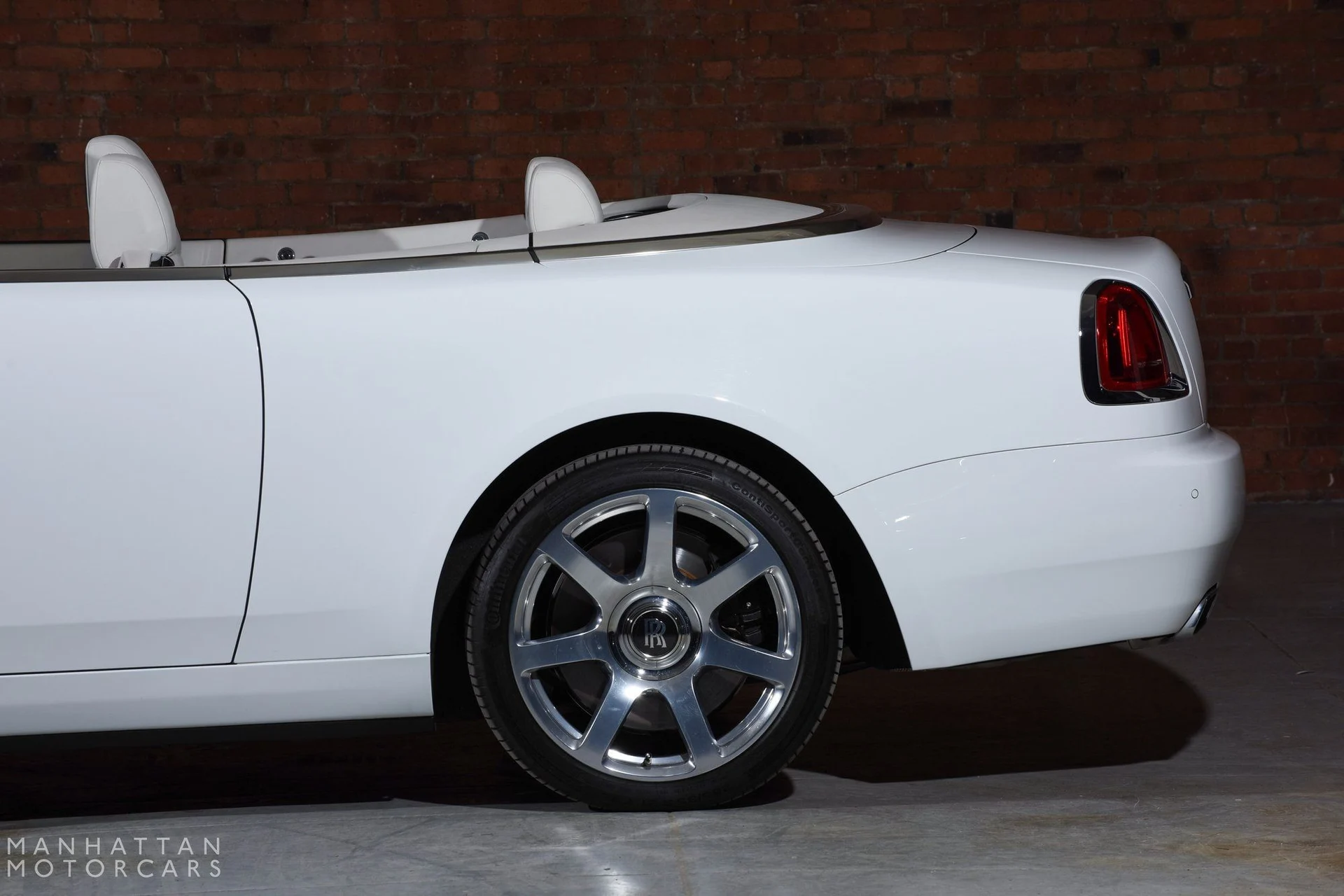 mph009_2093854303_image_9_0ab0d47fa1