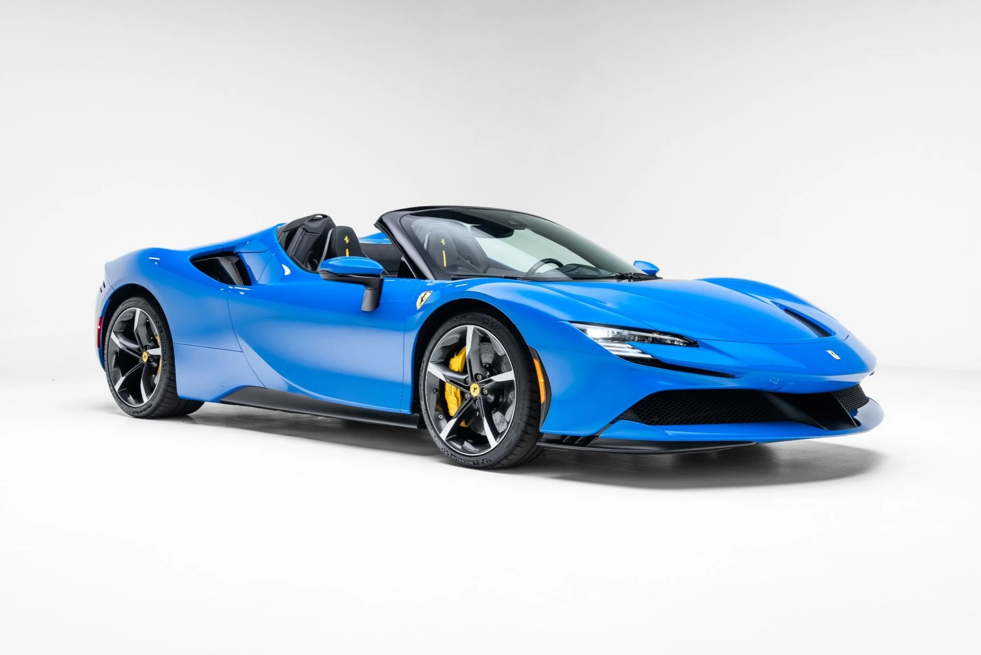 mph009_2093879468_Used_2024_Ferrari_SF_90_Spider_1772738738_d462d2ae3c