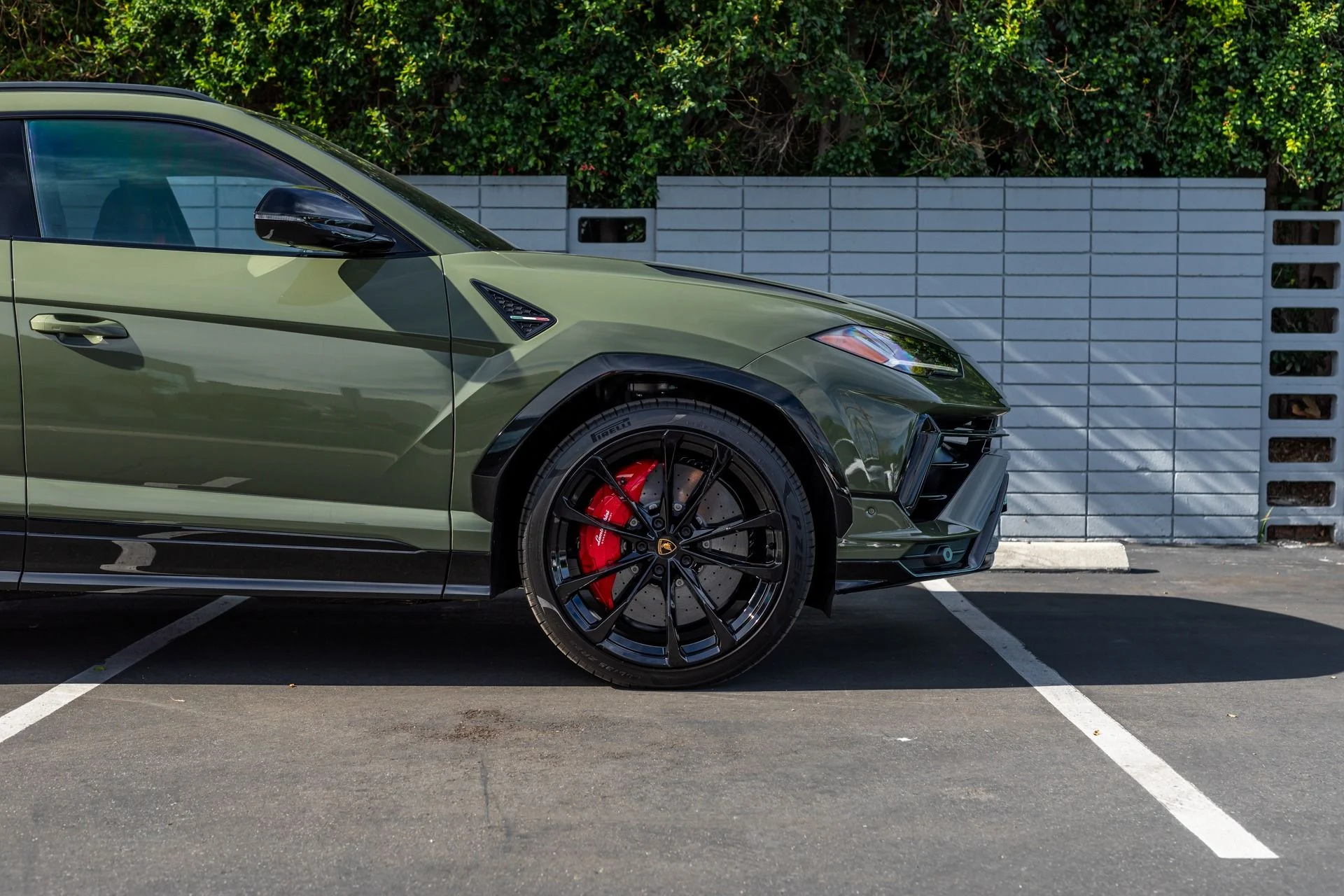 mph009_2096729674_Used_2023_Lamborghini_Urus_S_1764103574_ca4575061a