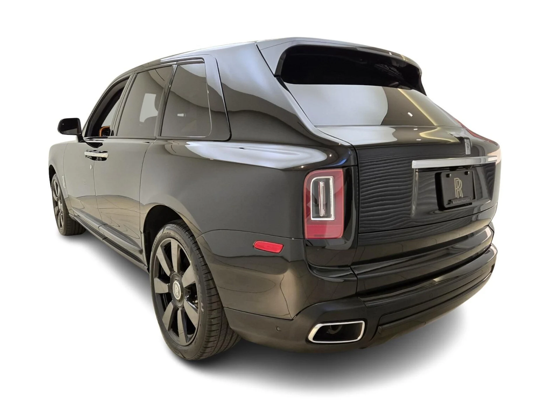 mph009_2099579588_Used_2022_Rolls_Royce_Cullinan_1761806115_9c1f0bf31c