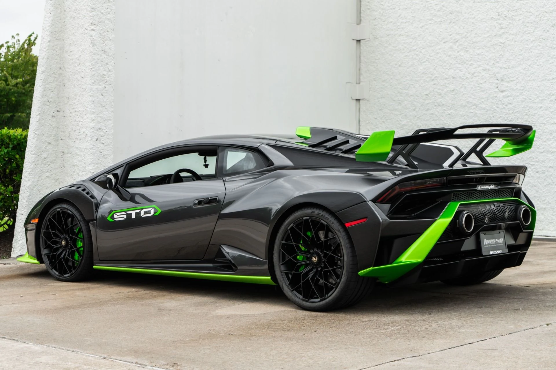 mph009_2103701674_Used_2021_Lamborghini_Huracan_STO_1791840697_144fcdd0c2