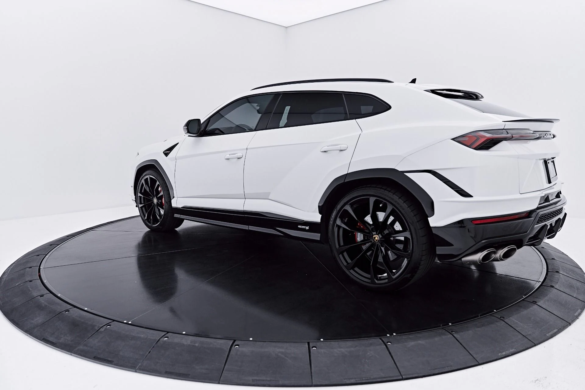 mph009_2108371471_Used_2023_Lamborghini_Urus_S_1784684428_6937e97aea