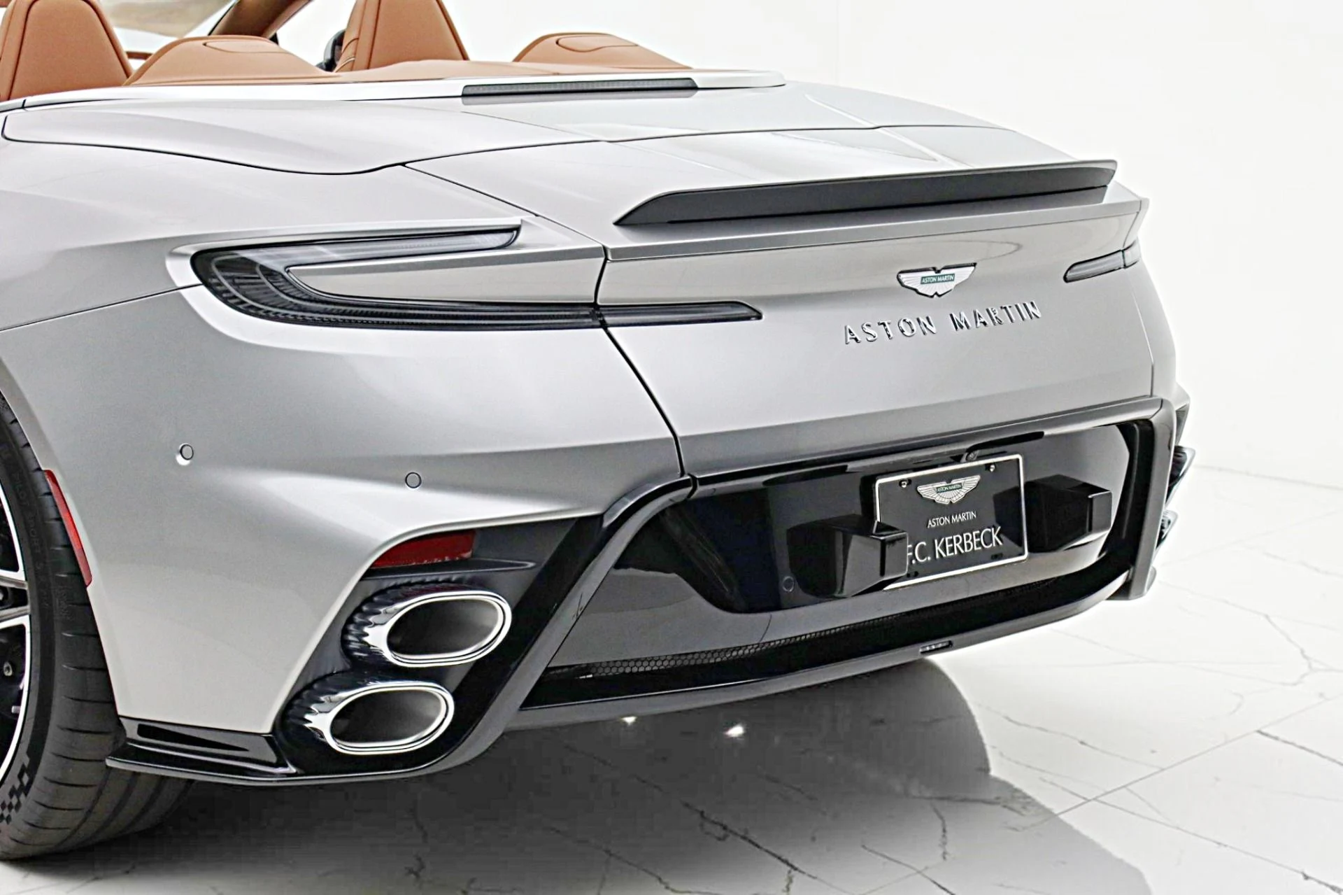mph009_2120500117_New_2026_Aston_Martin_DB_12_S_Volante_81fb8edeb9