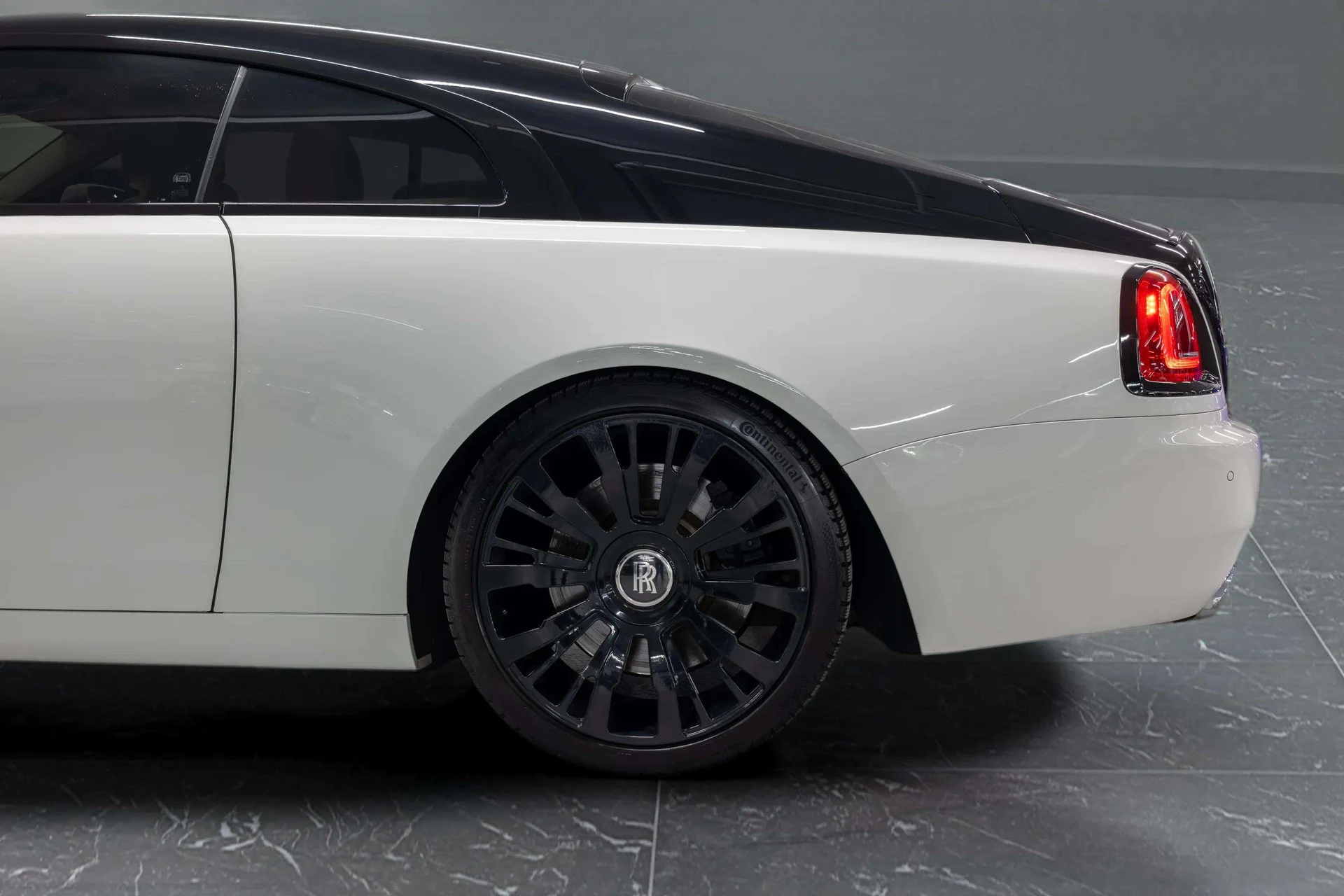 mph009_2127413168_4309a985_1c1b_47d0_b6ad_7f5fad6a64bf_201720_Rolls_Royce20_Wraith2028_SCA_665_C56_HUX_8653929_8_500ad751bb