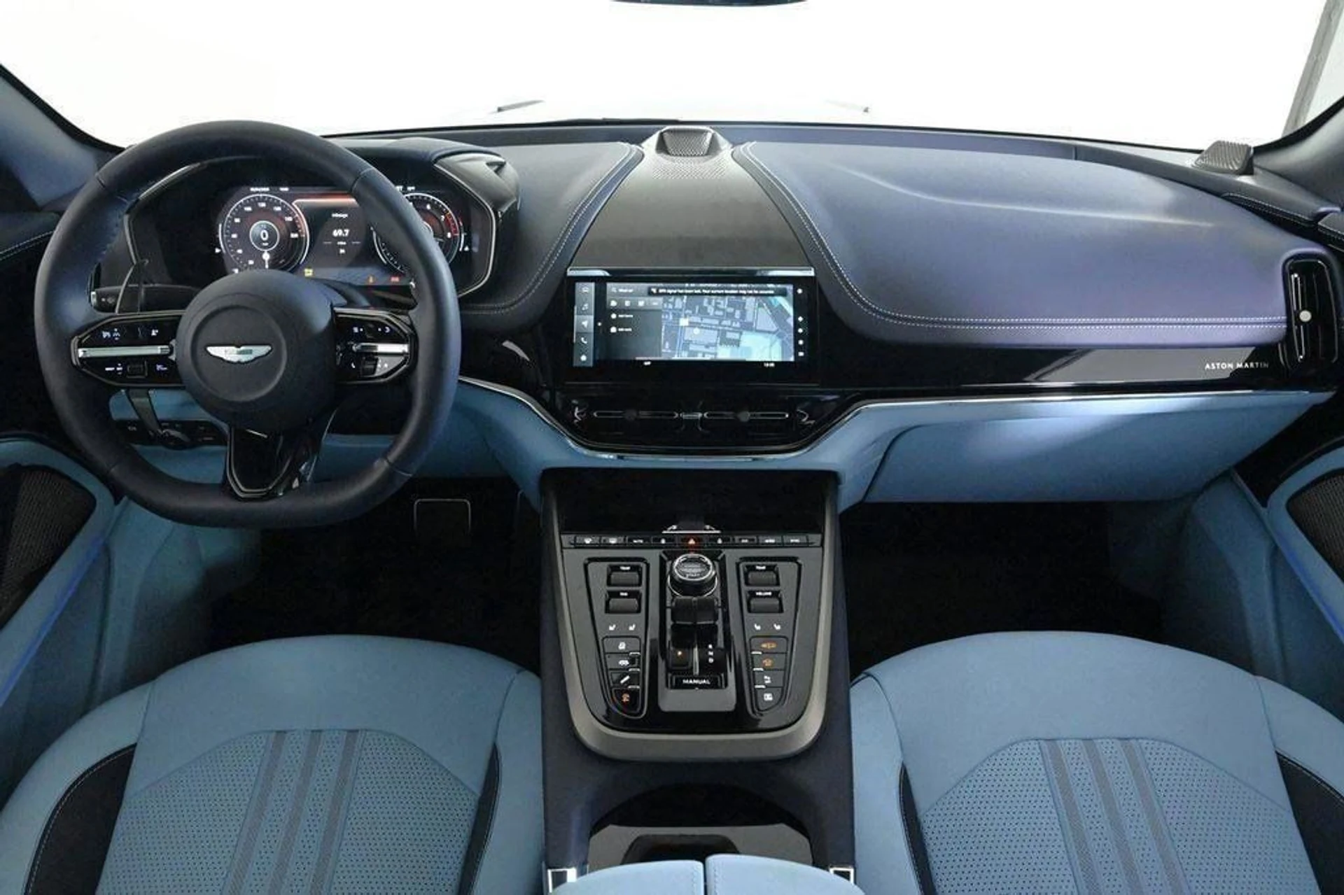 mph009_2129284655_new_2025_aston_martin_dbx_707awd_11350_22854658_9_1024_5d2adfedc3