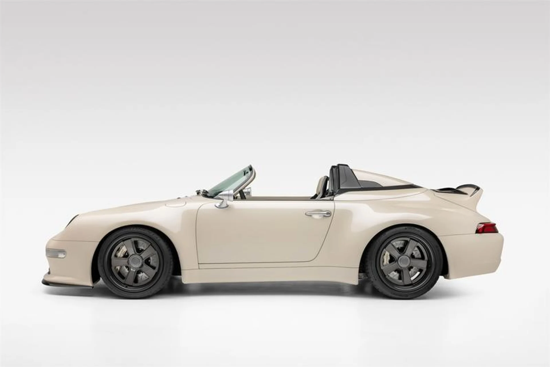 mph009_2129769751_C1_F0_FBFA_A8_A3_4269_B8_E6_02823528_D963_5e413636d1