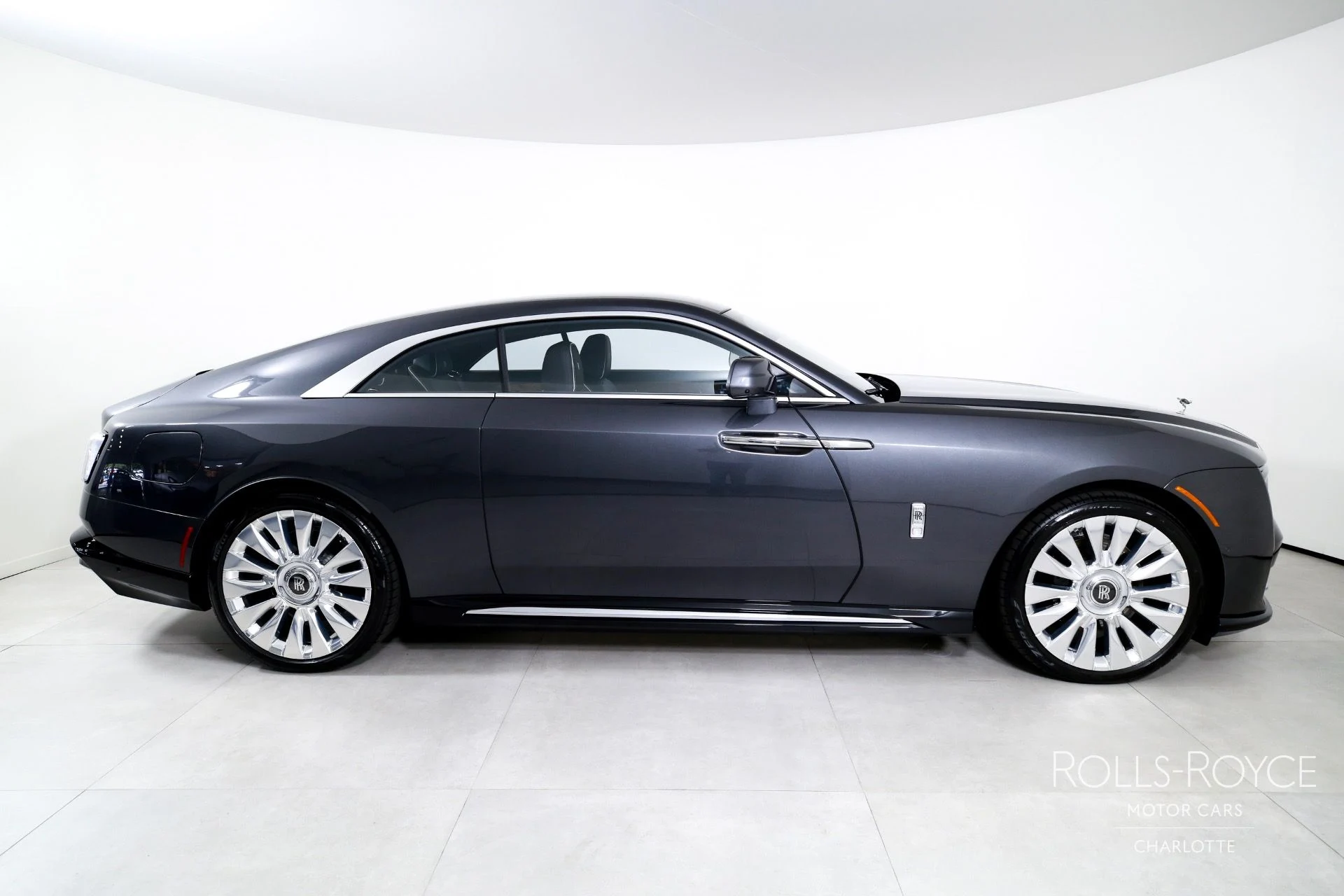 mph009_2140312452_Used_2025_Rolls_Royce_Spectre_1759510390_6e239186c0