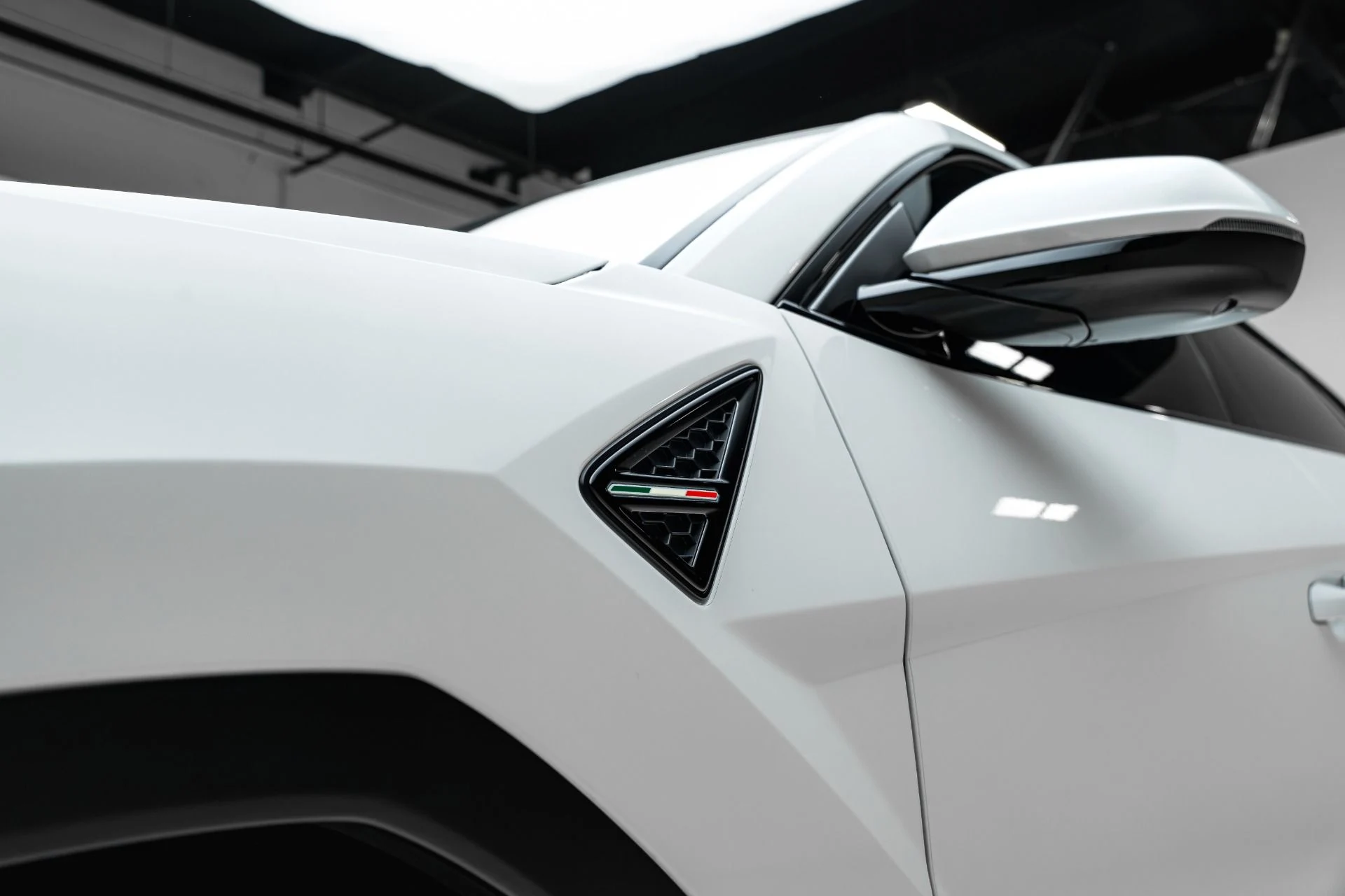 mph009_2145533442_Used_2020_Lamborghini_Urus_1780965454_f5bf532933