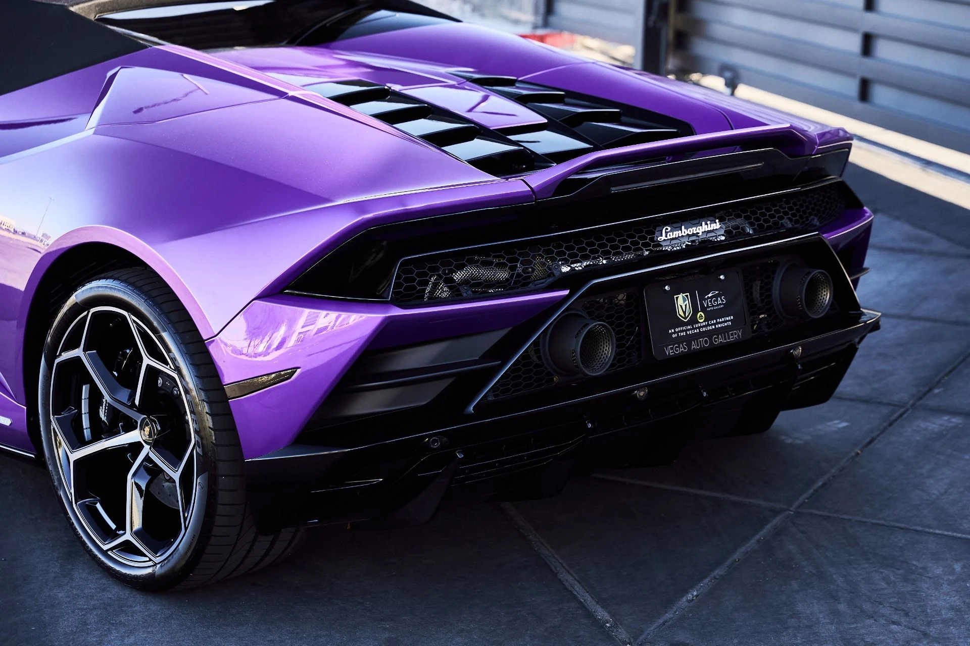 mph009_2156083791_Used_2024_Lamborghini_Huracan_EVO_Base_1774744491_2b430f429e