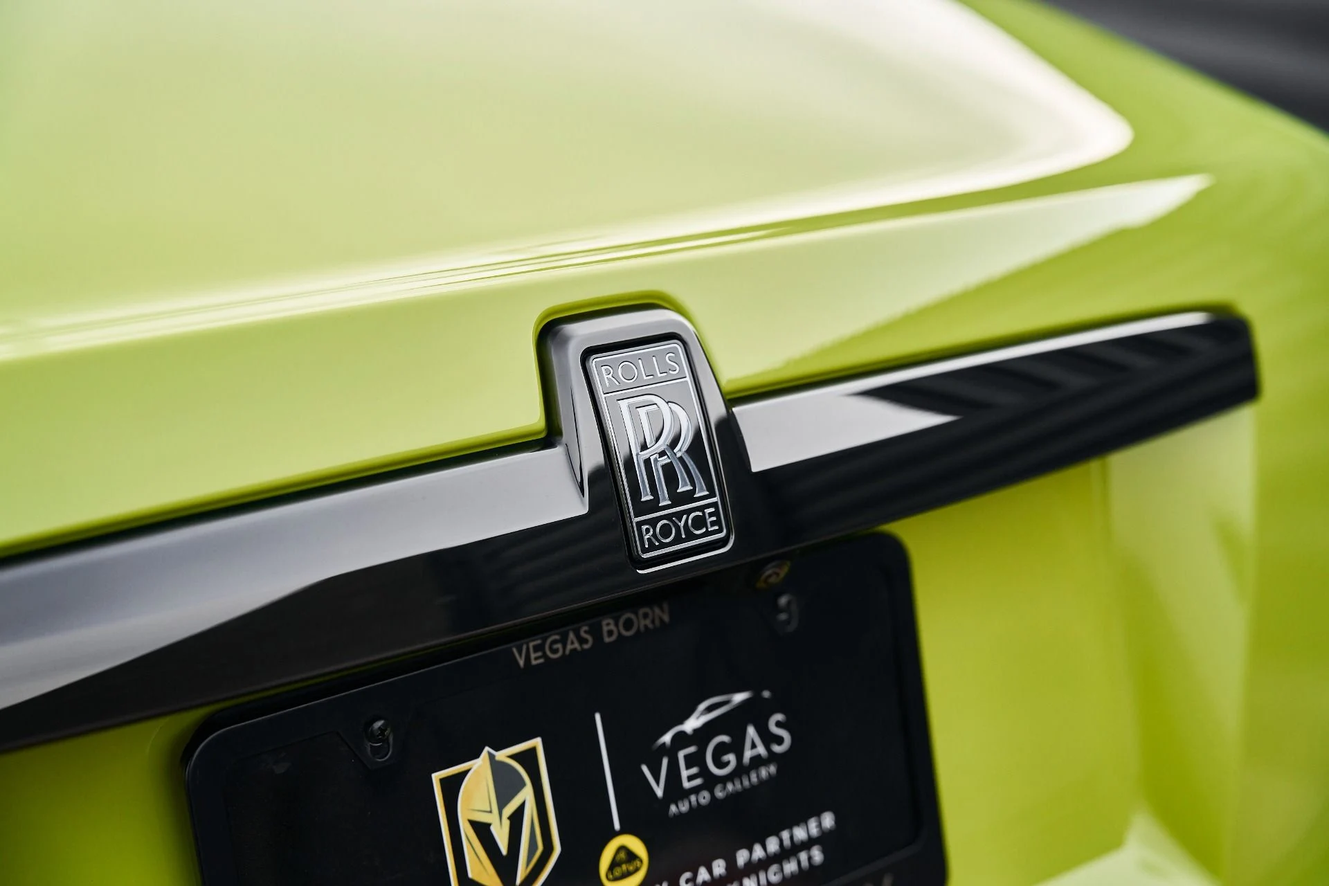 mph009_2158919837_Used_2025_Rolls_Royce_Ghost_Black_Badge_1769049470_fa260e7b11