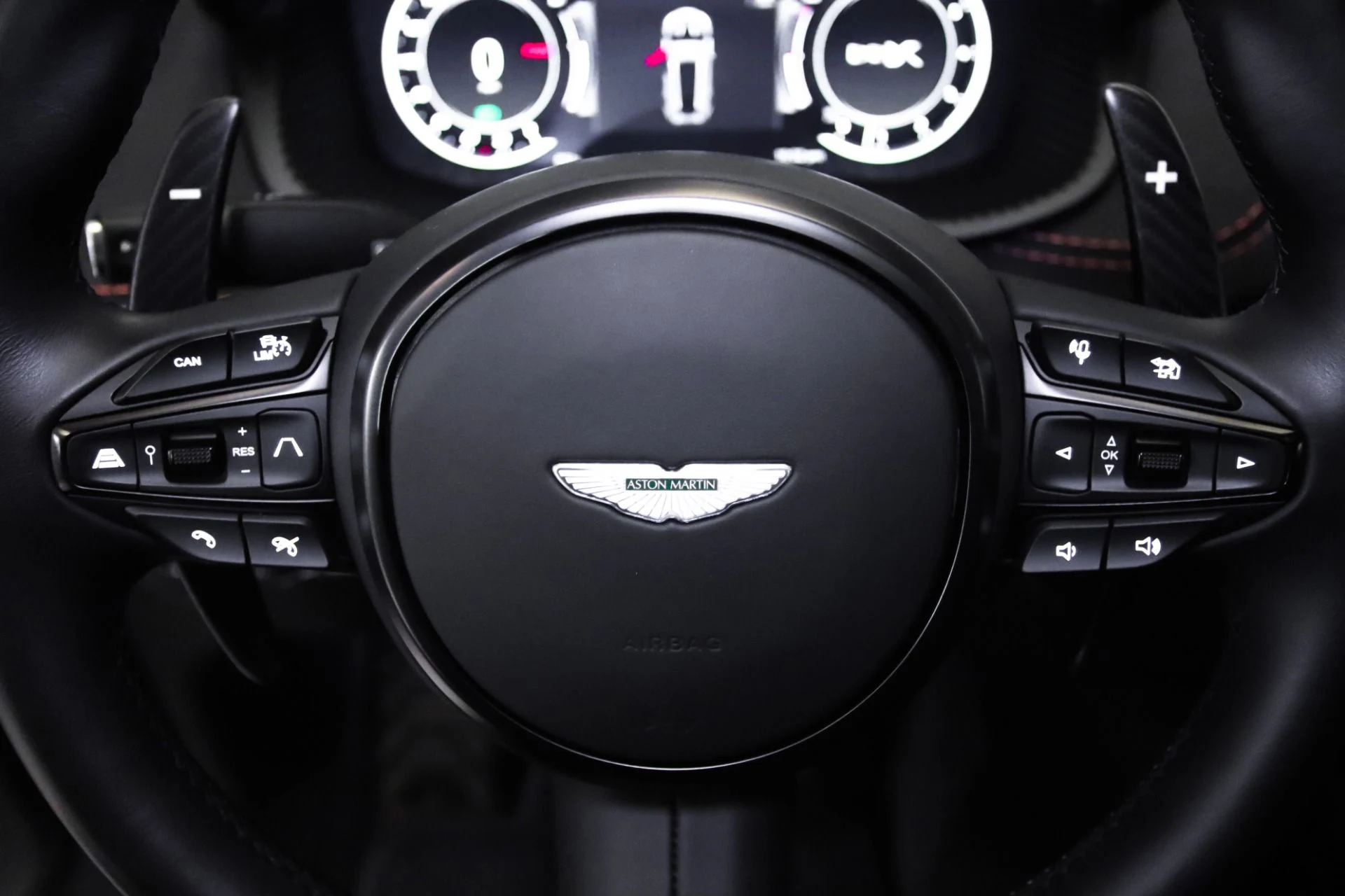 mph009_2161196121_Used_2023_Aston_Martin_DBX_707_1744811581_3c359114a7