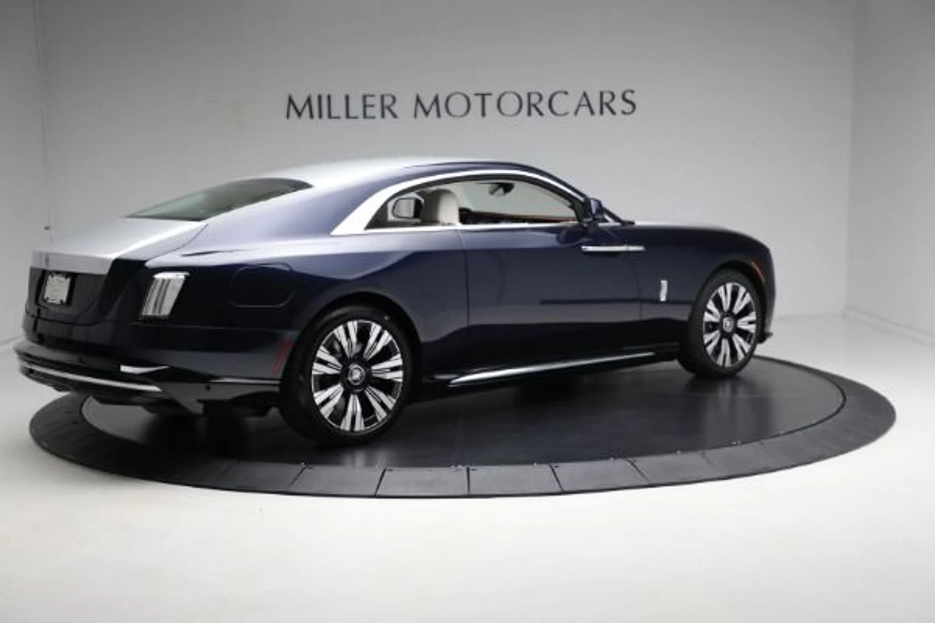 mph009_2167988034_New_2024_Rolls_Royce_Spectre_c61441f38e