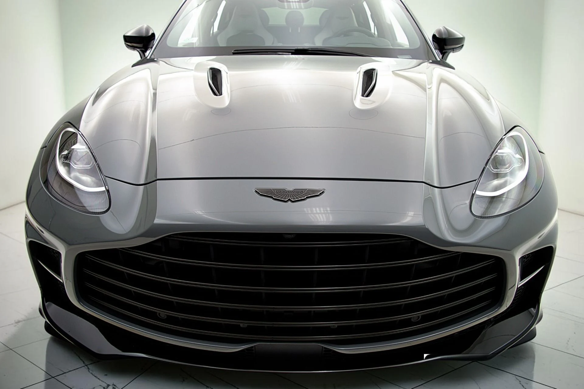 mph009_2168340446_Used_2023_Aston_Martin_DBX_707_484441bb4f