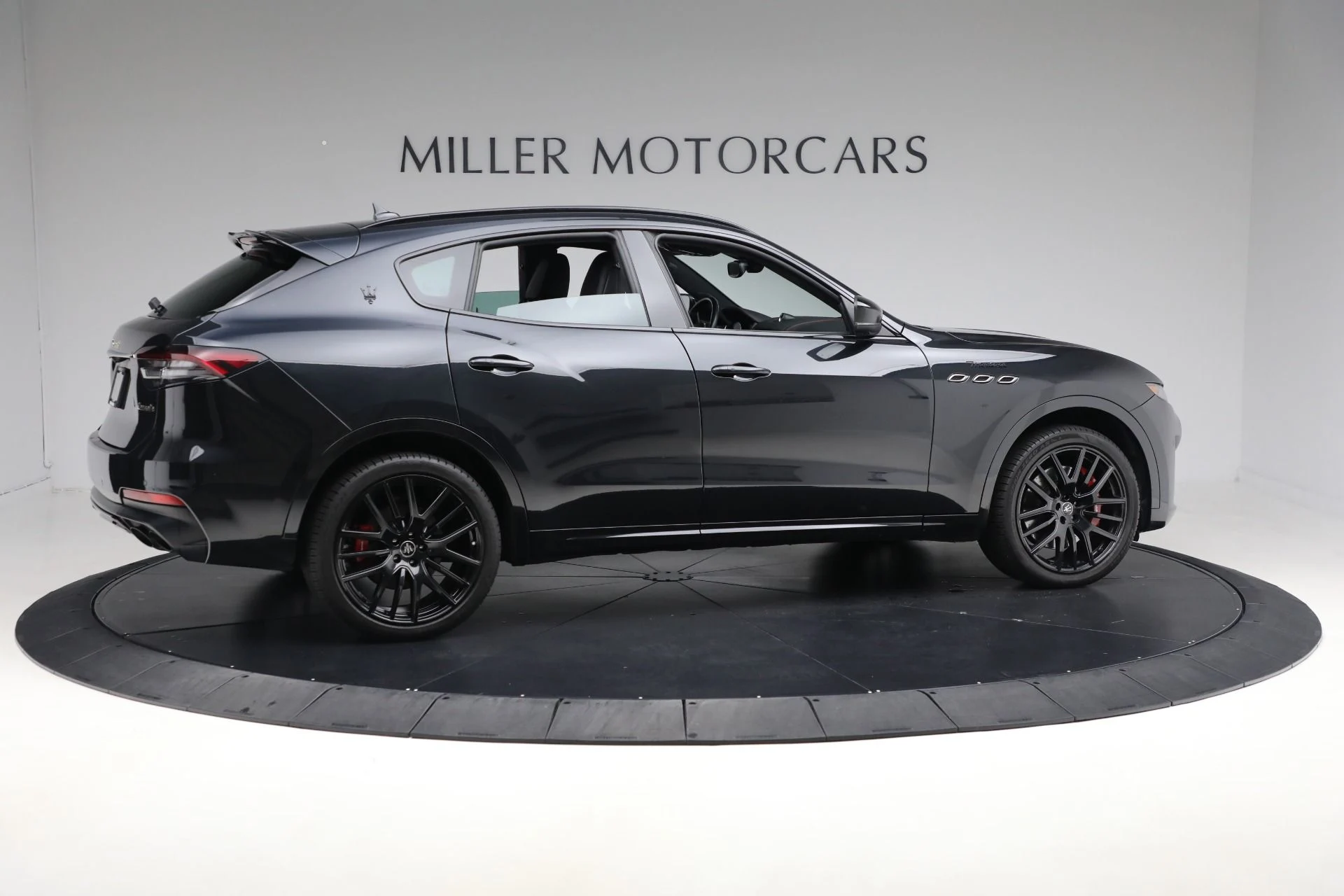 mph009_2171055181_Used_2022_Maserati_Levante_Modena_d6f989b369