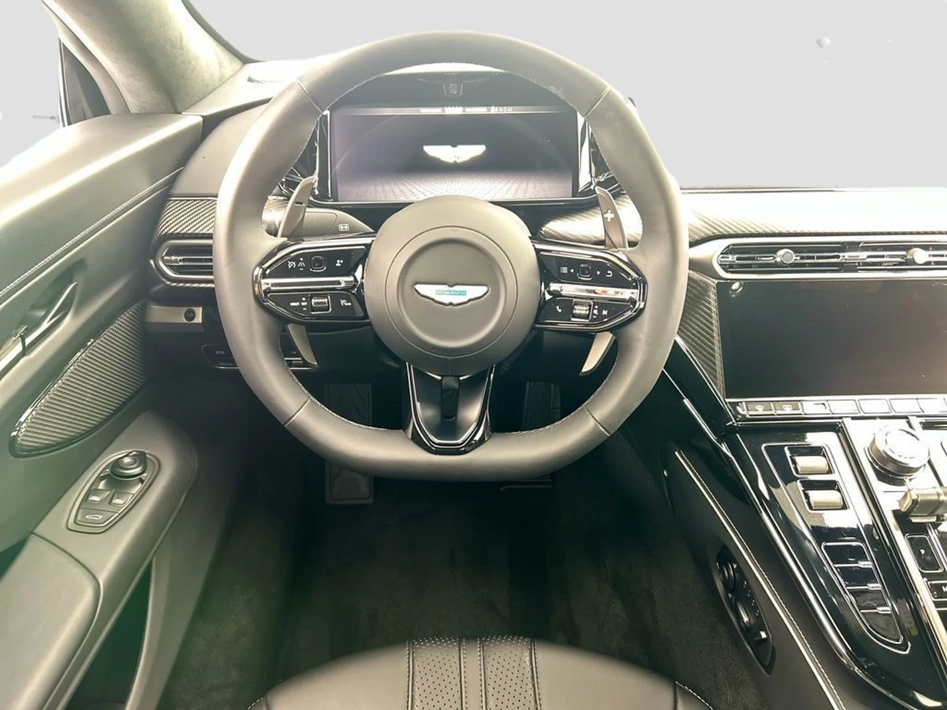 mph009_2179363050_used_2026_aston_martin_vantage_coupe_8119_23019330_10_1024_4cd9a7dbb4