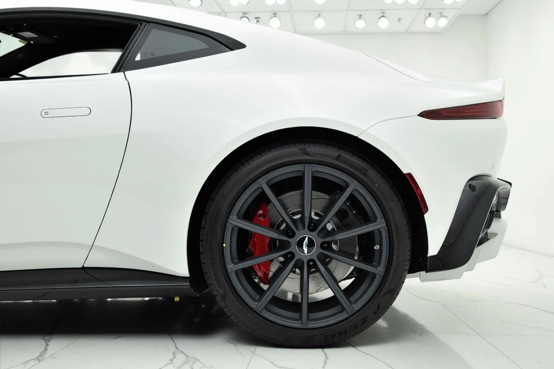 mph009_2182274649_Used_2020_Aston_Martin_Vantage_Coupe_f952db8845