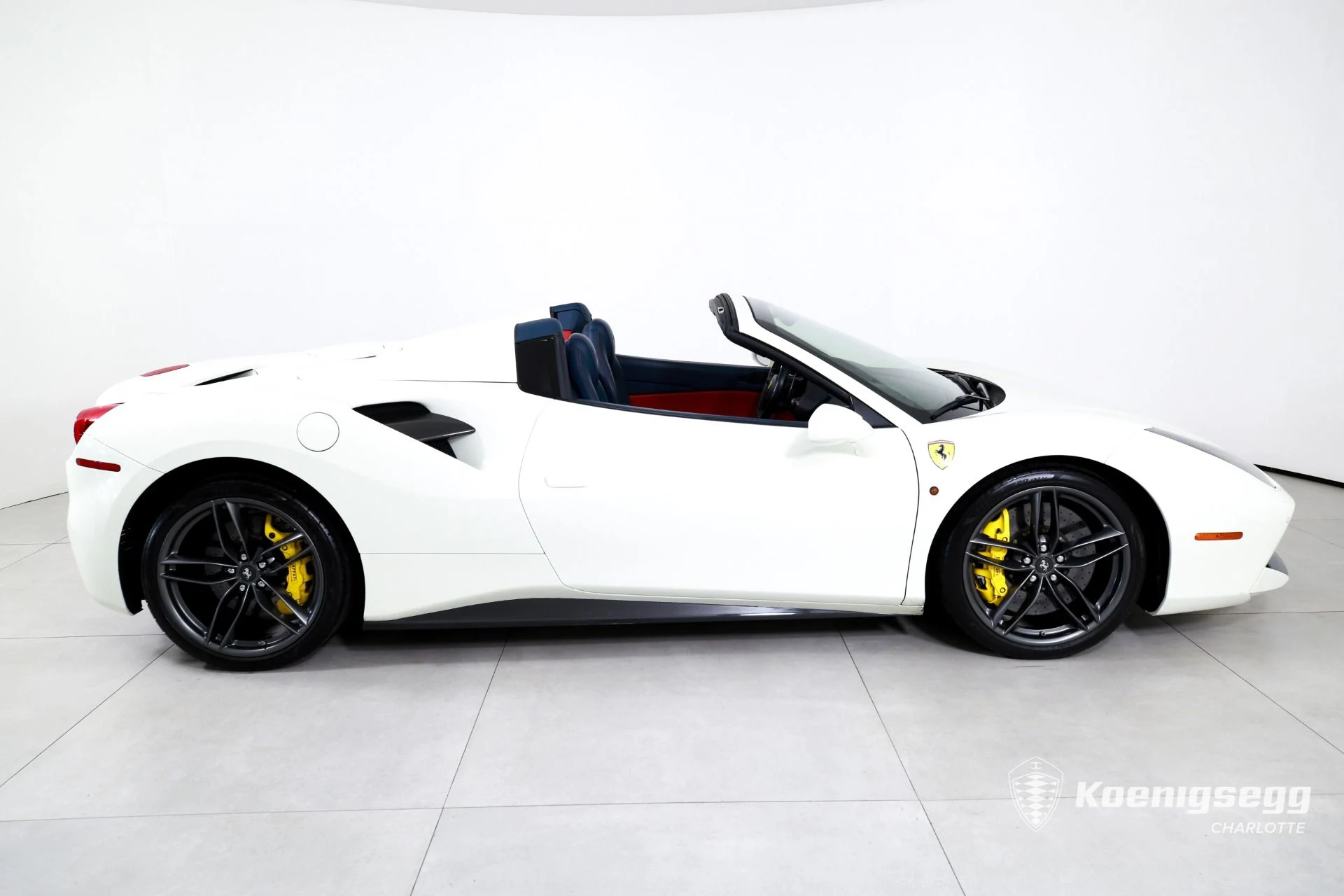 mph009_2183292631_Used_2018_Ferrari_488_Spider_1782838547_8871452097