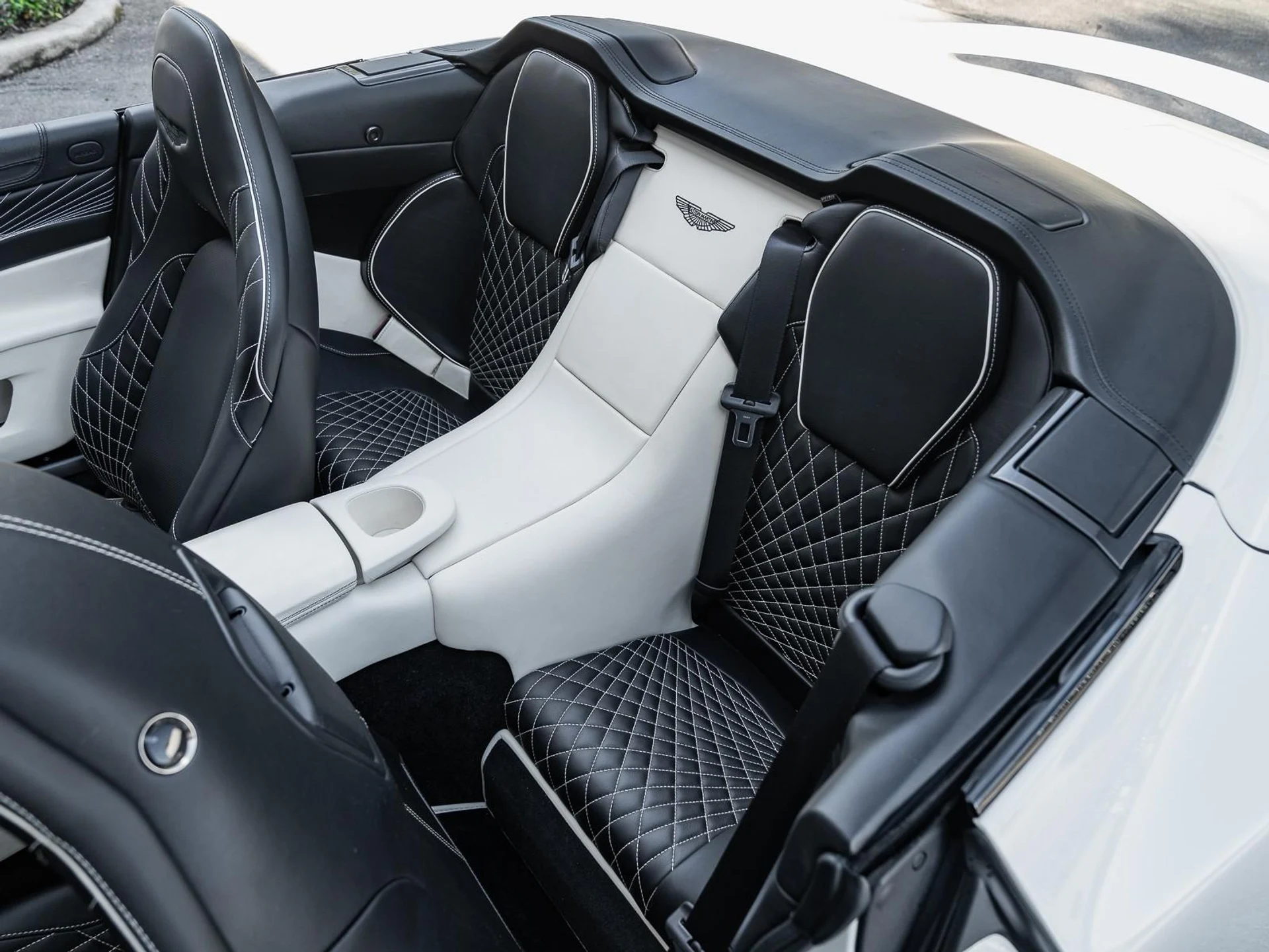 mph009_2186708772_Used_2018_Aston_Martin_Vanquish_S_1759353636_25aa95c47c