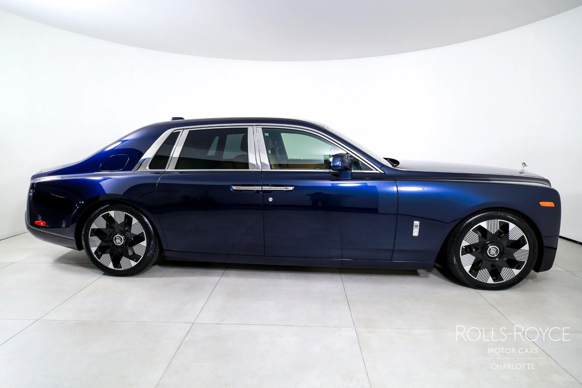mph009_2190944692_Used_2020_Rolls_Royce_Phantom_1752871576_b6a99b926e